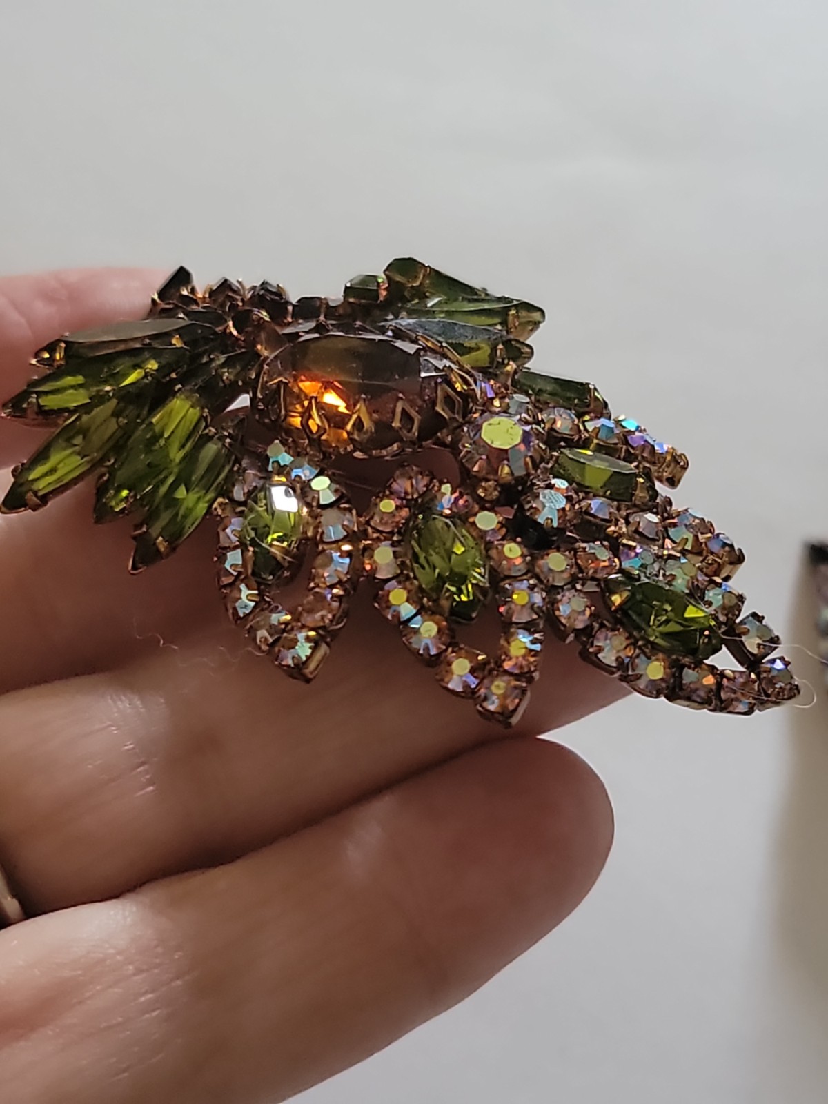 Vintage Green Dark Amber Rhinestones Brooch Clip Earring Gold Tone Set -Read