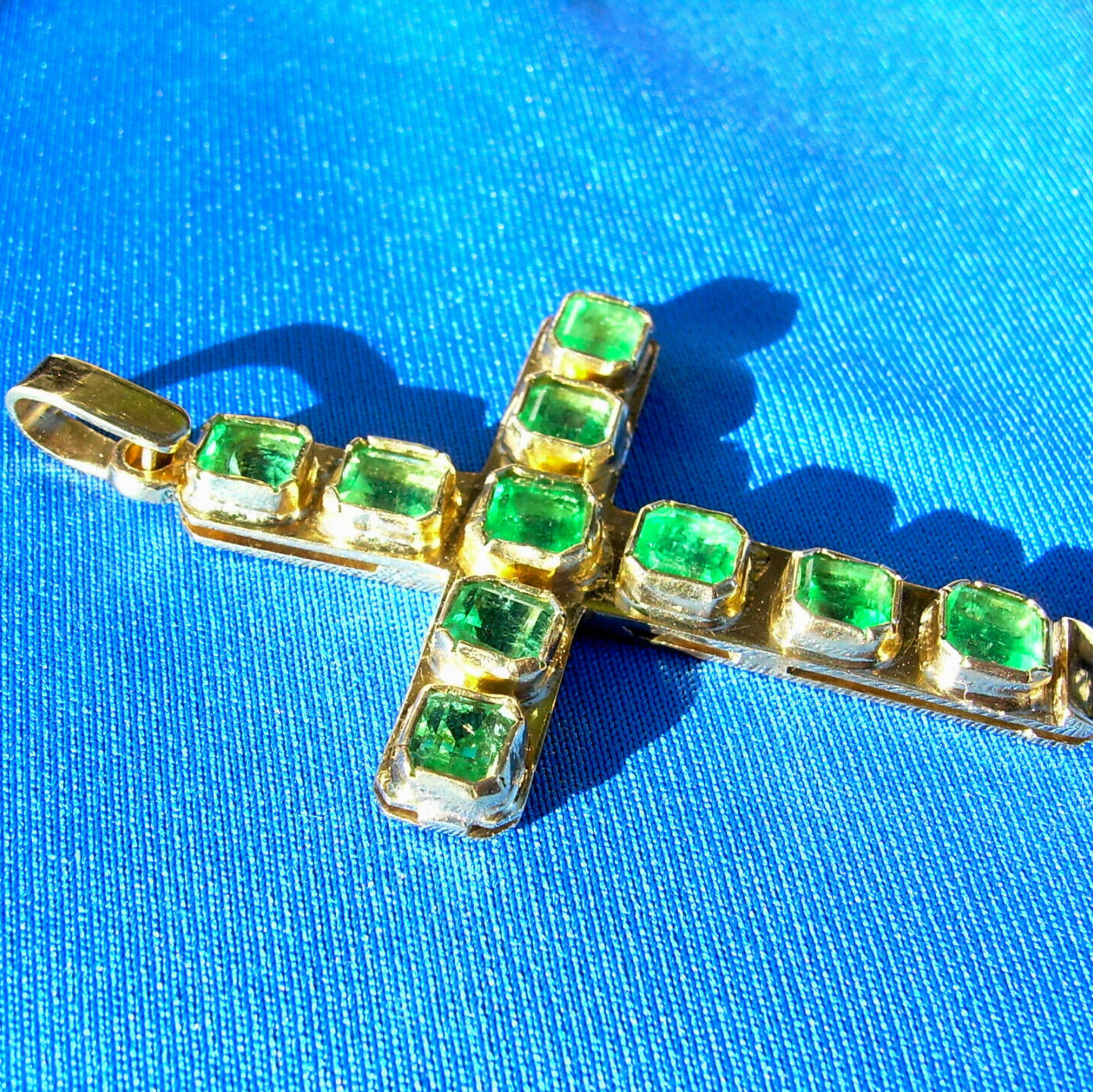 Original EARTH MINED EMERALD Deco Cross Pendant Elegant SOLID 18K GOLD Medallion