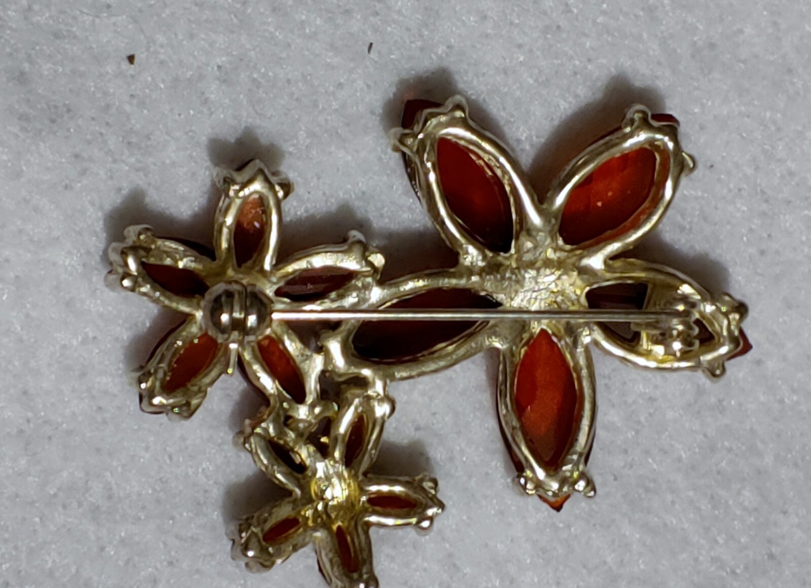 VTG – Flower Brooch – METAL SILVER TONE -Faux Garnet- 2 in Wide x 1 1/2 in Tall
