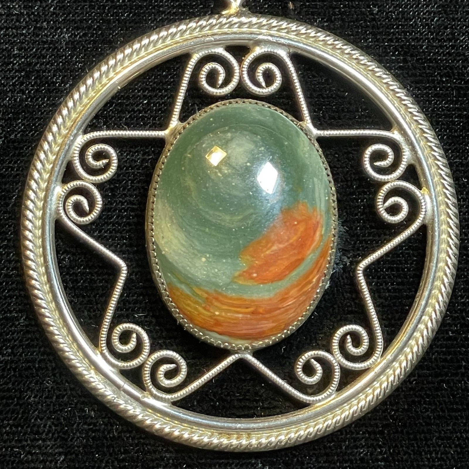 VTG LG CABOCHON BLOODSTONE SILVER TONE PENDANT & 24″ CHAIN NECKLACE EXCELLENT