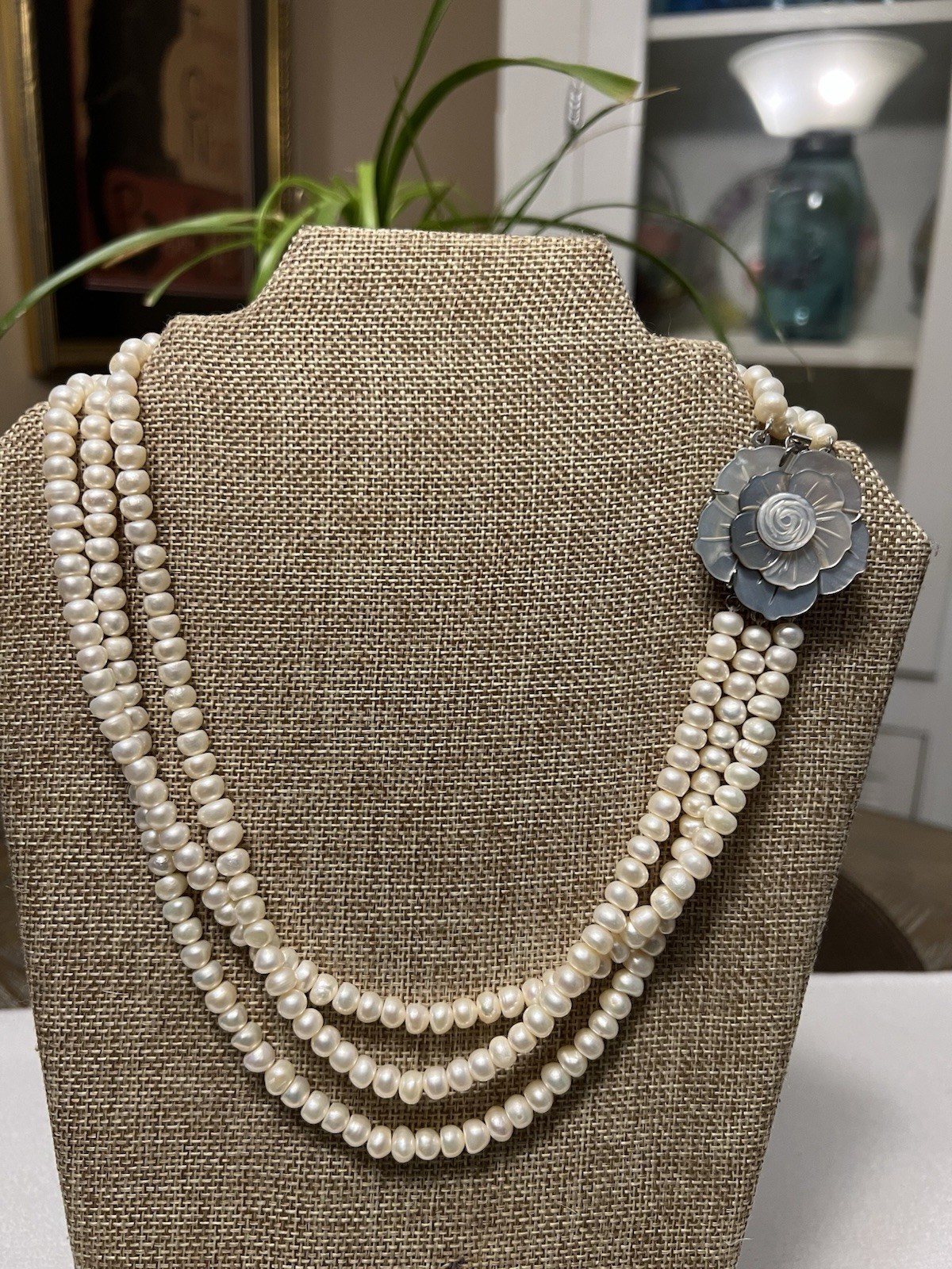 ESTATE 3 STRAND GENUINE WHITE PEARL NECKLACE 18-19” ABALONE FLOWER CLASP
