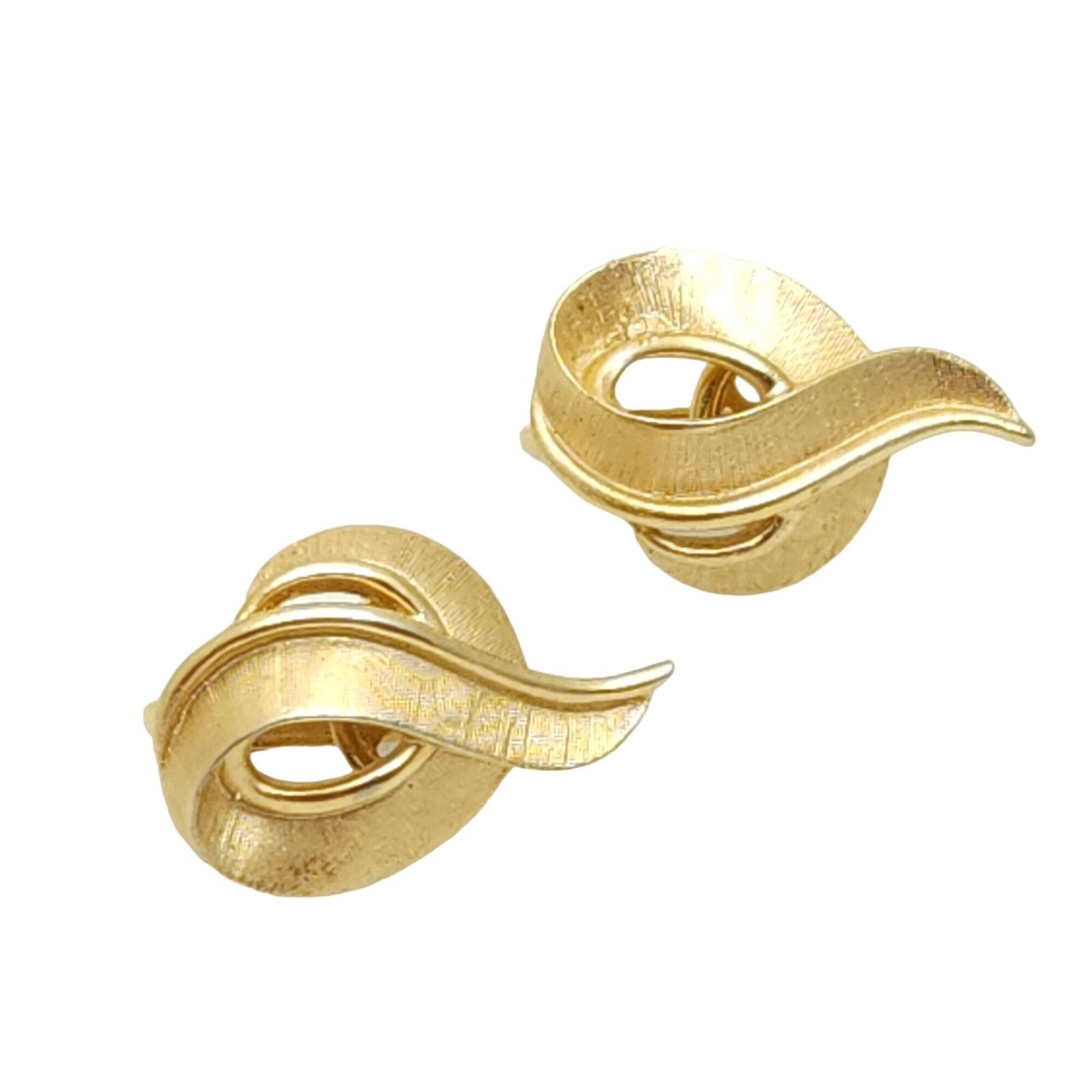 Vintage Crown Trifari Clip On Earrings Brushed Gold Tone Swirl Ribbon Signed