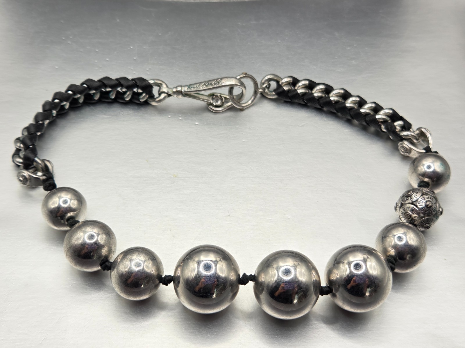 Vintage Couture HENRI BENDEL Silver Metal Chain Leather Collar Necklace 18″