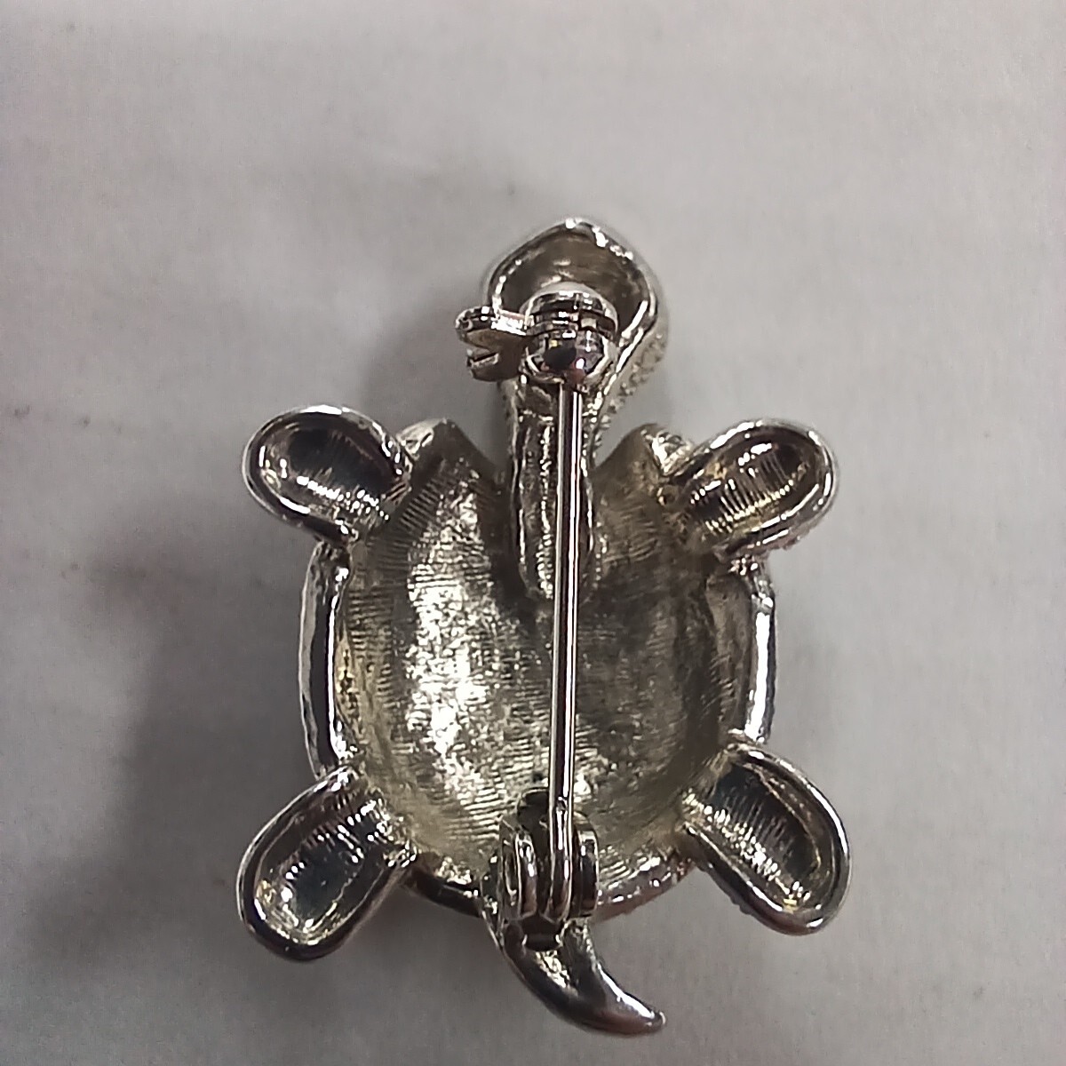 Green Enamel Finish Turtle Tortoise Green Rhinestone Eyes Brooch Pin Pre-Owned