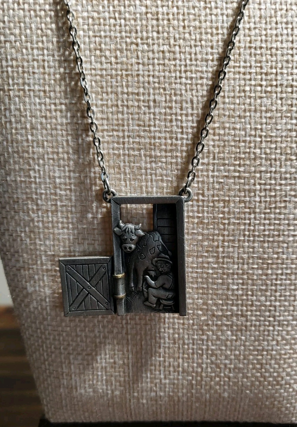 Pewter Vintage Pendant Necklace by JJ Jonette Farm Cow Articulated 20″