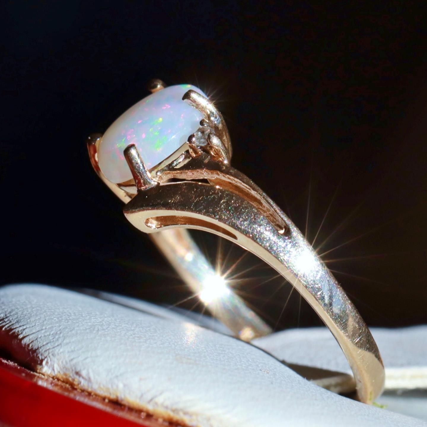 10k yellow gold size 5 ring 0.355ct Australian fiery opal diamond 1.52gr N3815