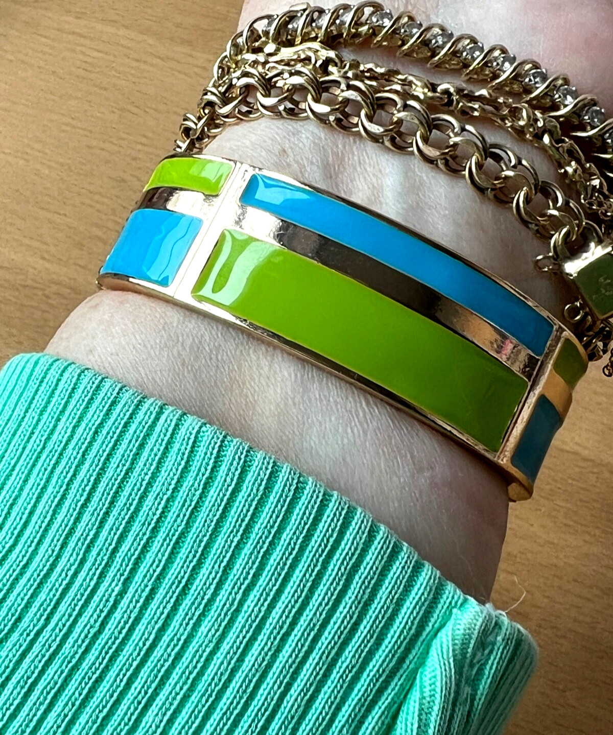 VINTAGE VIVID NEON GREEN & BLUE ENAMEL RHINESTONES HINGED WIDE BANGLE BRACELET