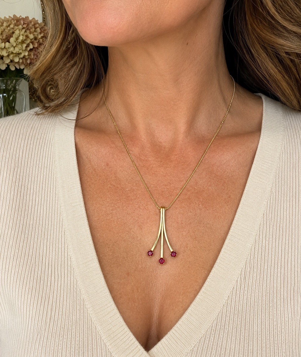 Vintage Avon 1978 1/20 14K Gold Filled 17” Ruby Pendant Necklace Signed