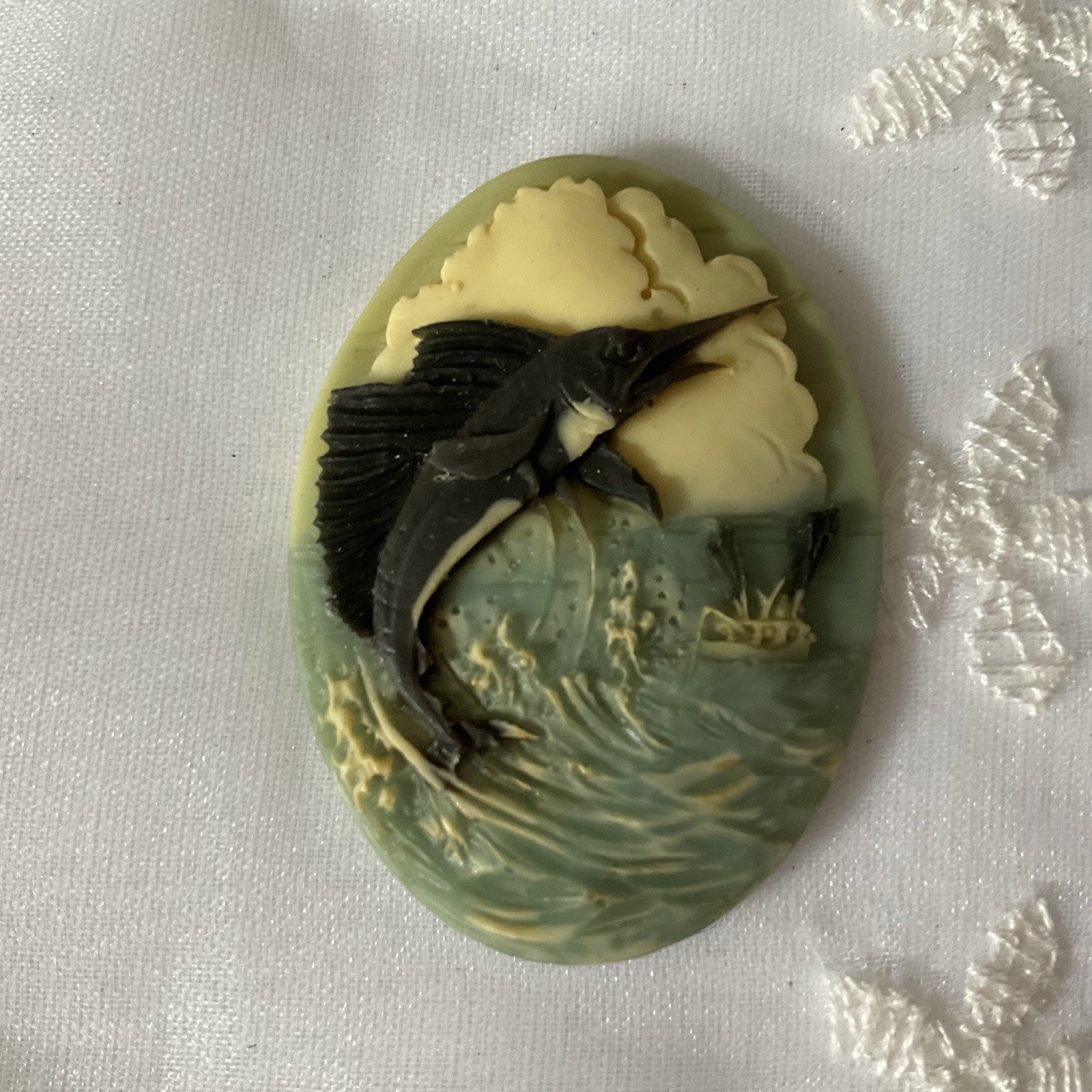 Vintage Flying Fish Swordfish Cameo Style 1-1/8″ Across 1-1/2″ Tall Good Cond