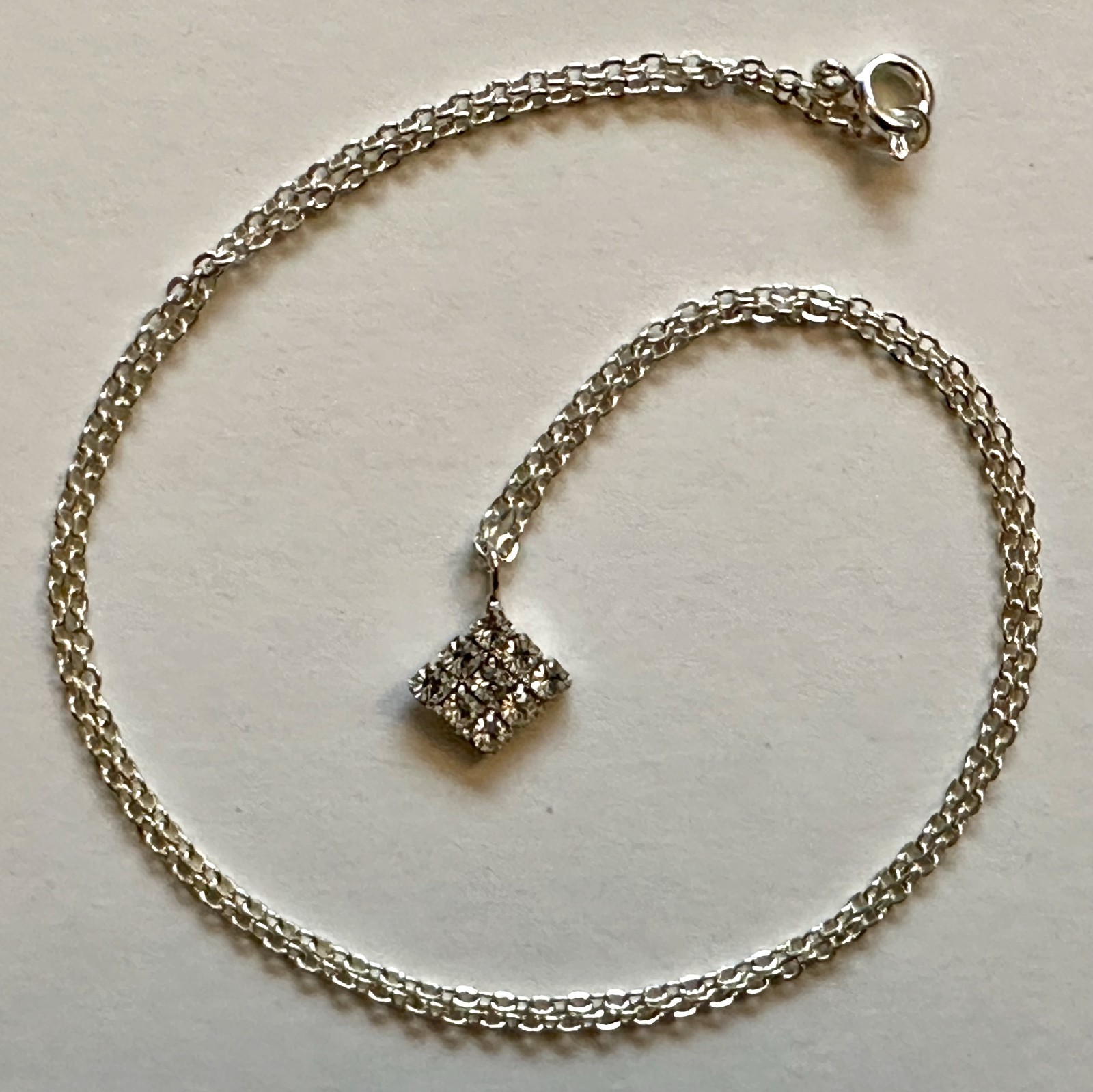 VINTAGE DIAMOND SHAPE WITH CLEAR CRYSTALS PENDANT 1/2 OF 1 NECKLACE 18 TINY