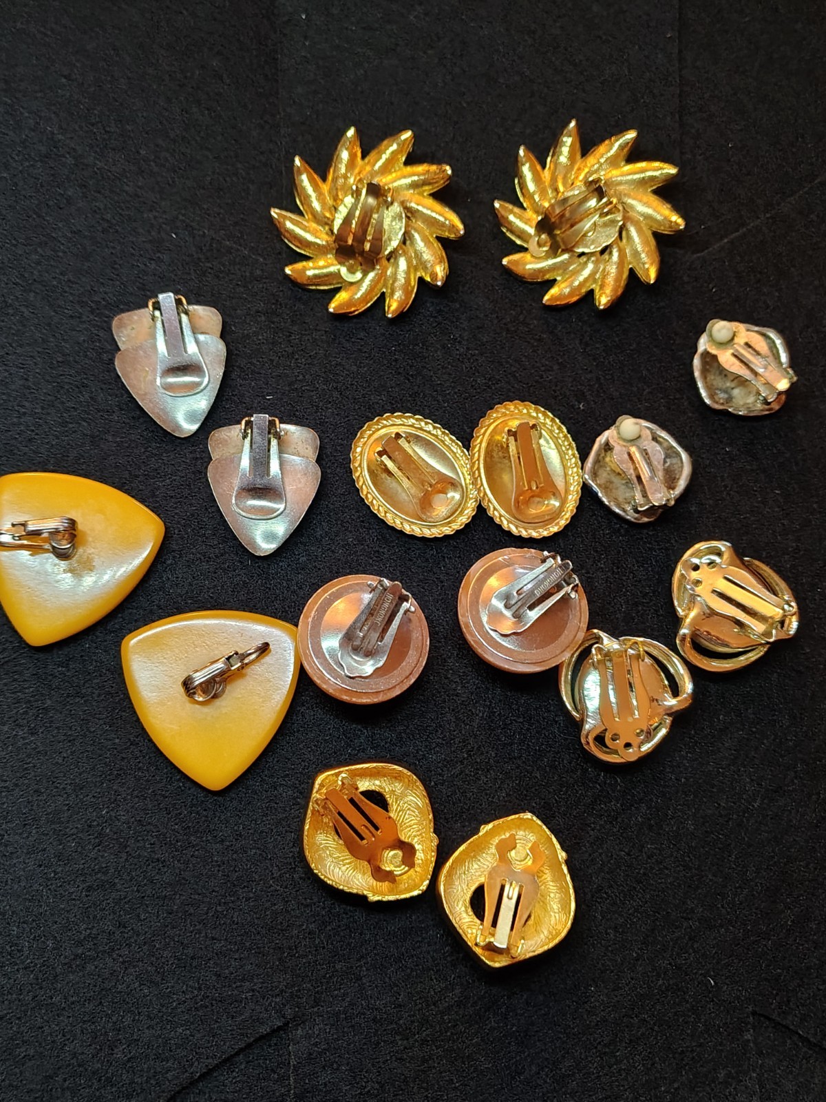 Vintage 60s 80s 8 Pairs Clip On Earrings Flower Bakelite Metal Costume B25