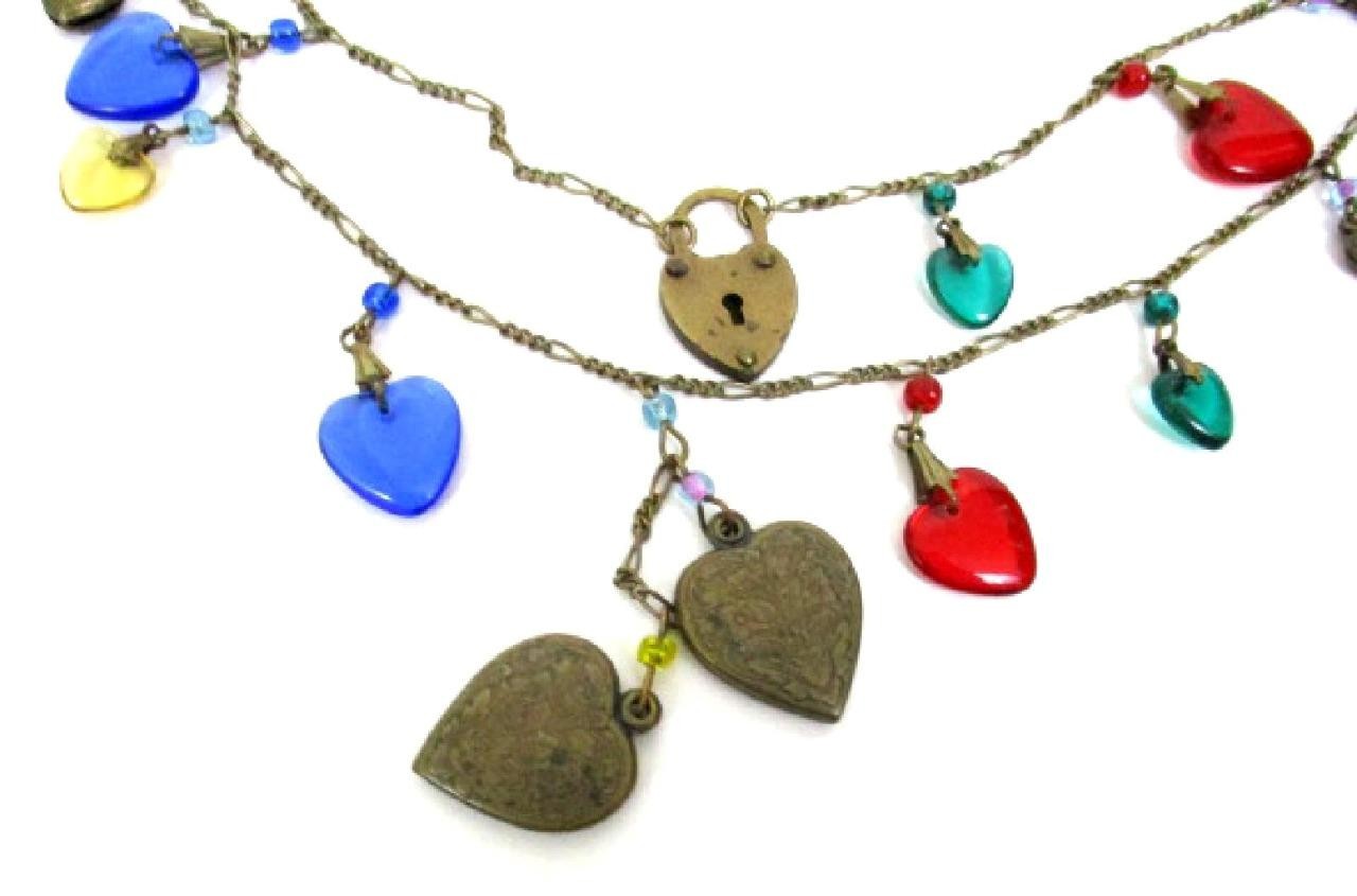 VINTAGE GLASS WORKS STUDIO BRASS & GLASS HEART CHARM NECKLACE & EARRINGS SET