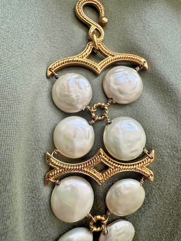 natural pearl and gold tone bracelet 7 to 9 inches