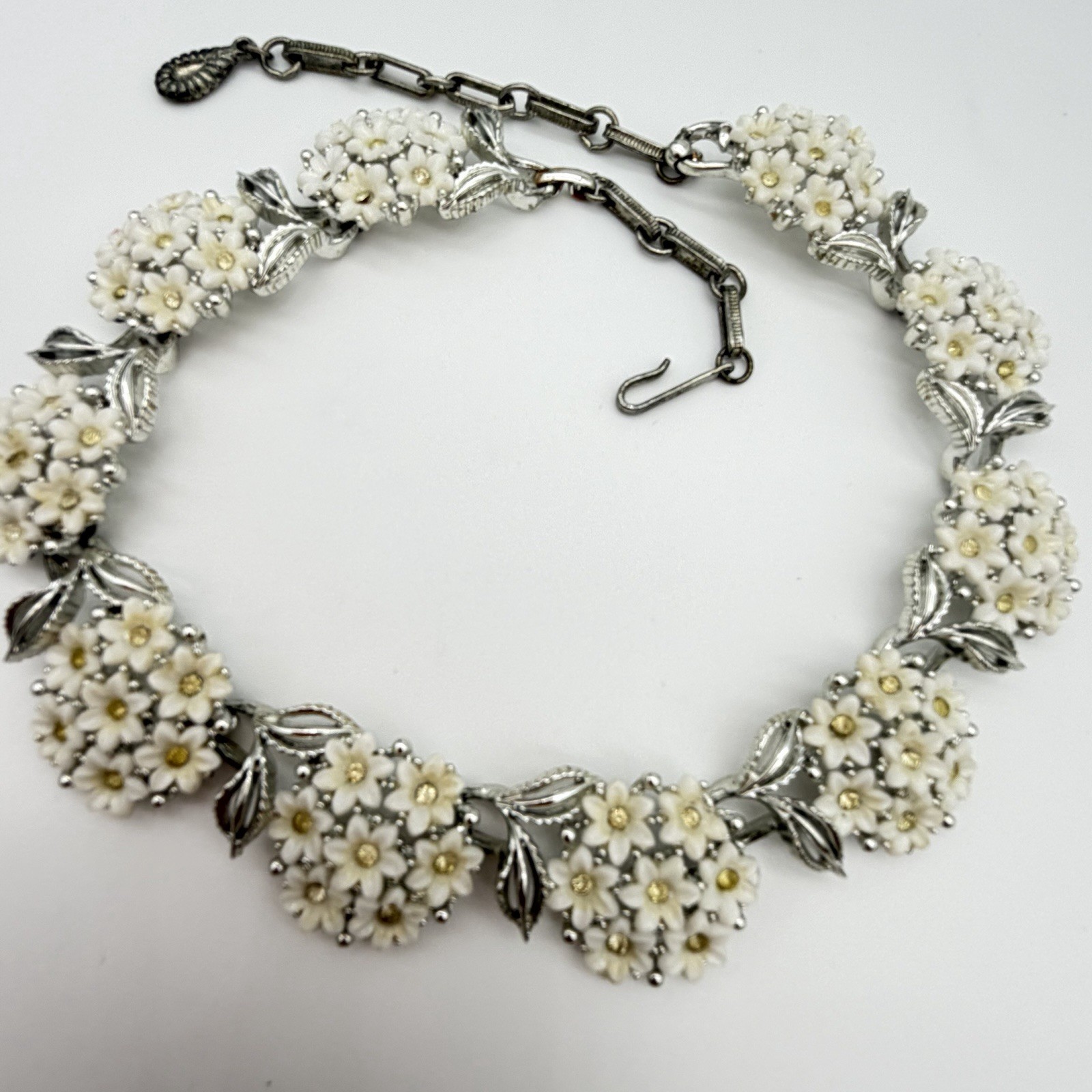 Vintage LISNER Floral Necklace Bouquet Collection 1957 Retro Choker Daisy