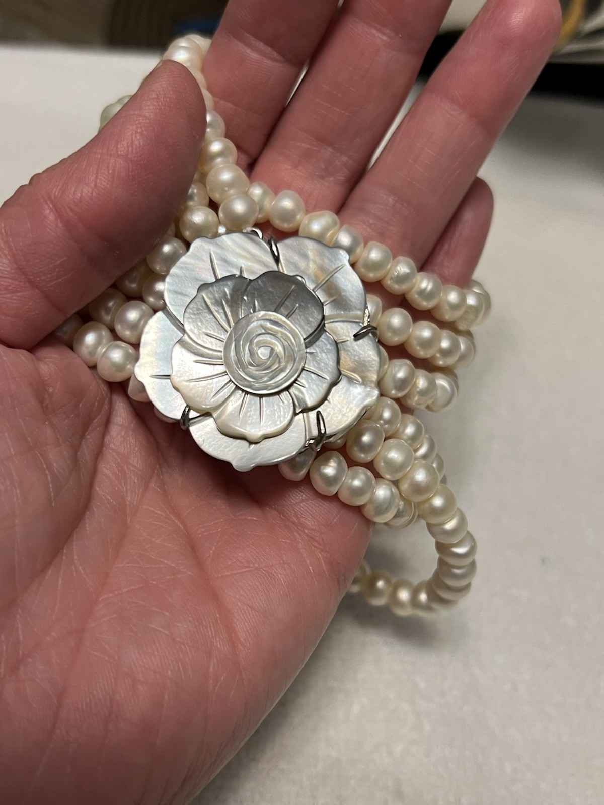 ESTATE 3 STRAND GENUINE WHITE PEARL NECKLACE 18-19” ABALONE FLOWER CLASP