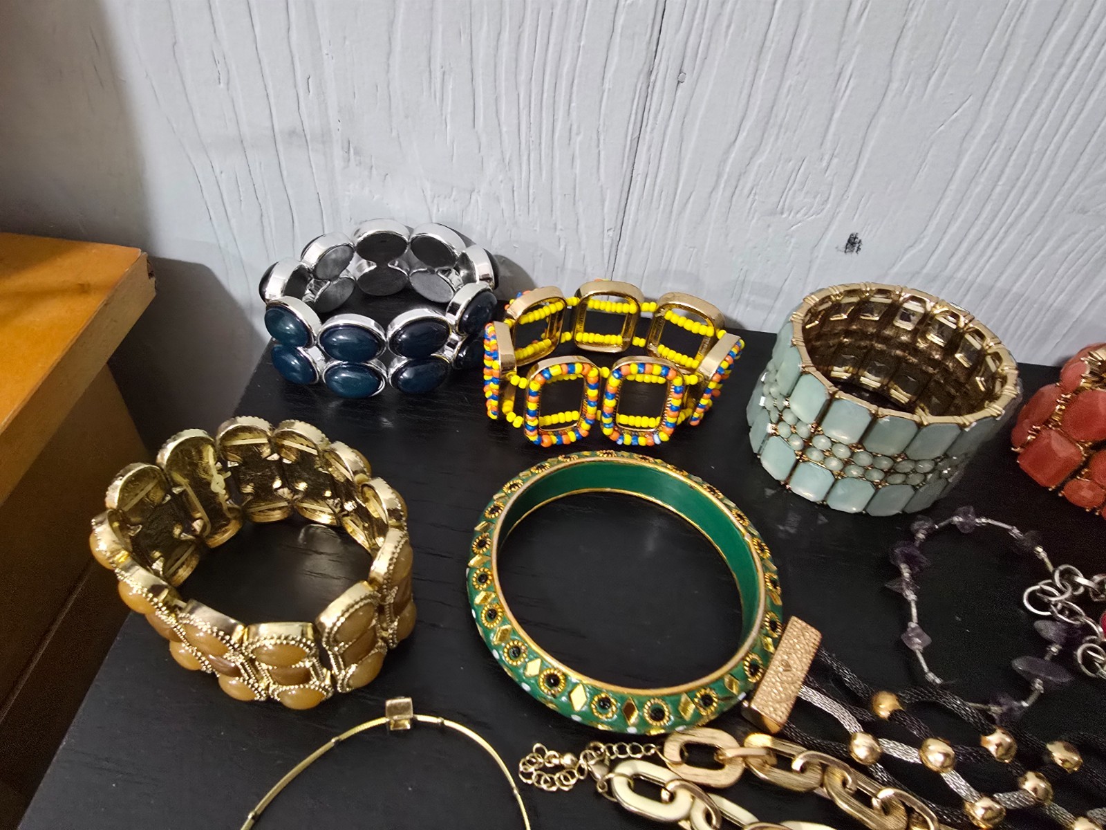 Gigantic Mixed metals material an color lot of 70+ braceletn, signed /unsigned