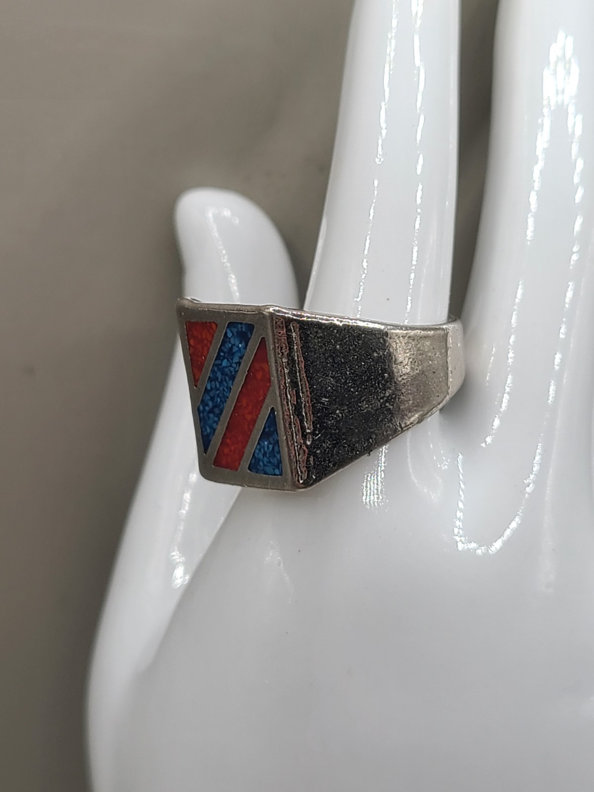 Vtg Crushed Turquoise Coral Resin Silvertone Metal Ring Size 11 Unsigned