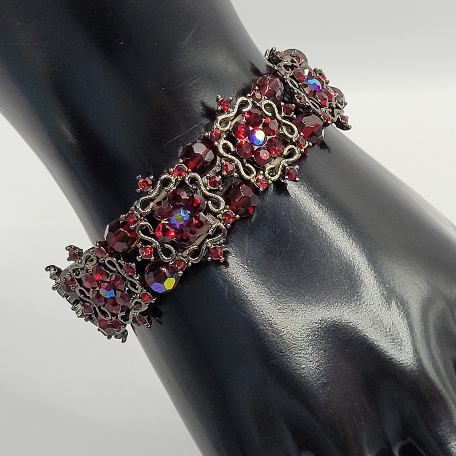 Red AB Crystal Sparkle Flower Floral Metal Ornate Fancy Event Stretch Bracelet