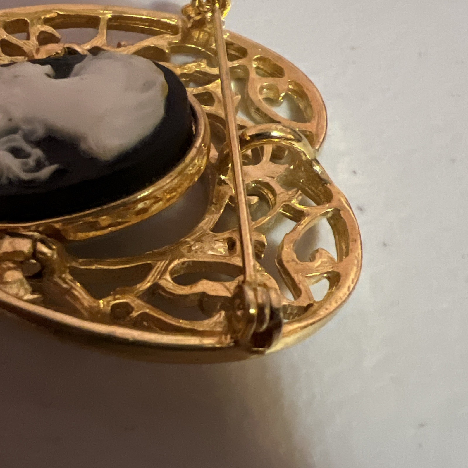 Reversible Brooch Or Pendant Faux Pearl or Cameo GoldTone Heart Shape 2″ X 1.5”