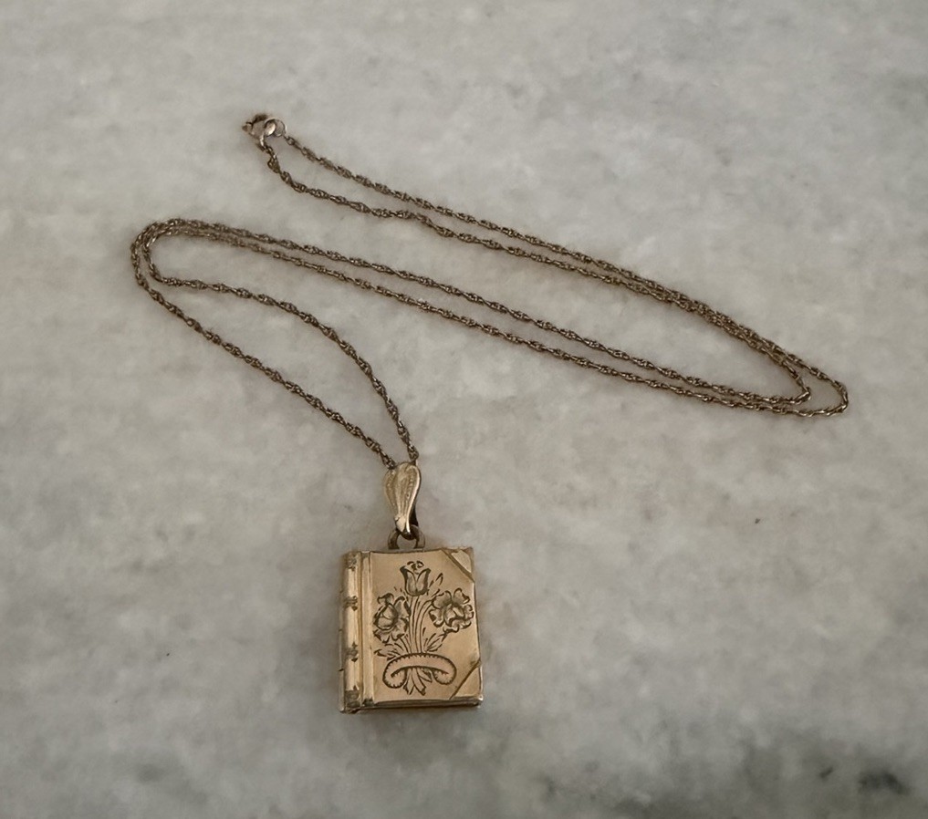 Vintage Victorian Gold Filled Locket Book Pendant JMF &Co Necklace Chain 20.50”