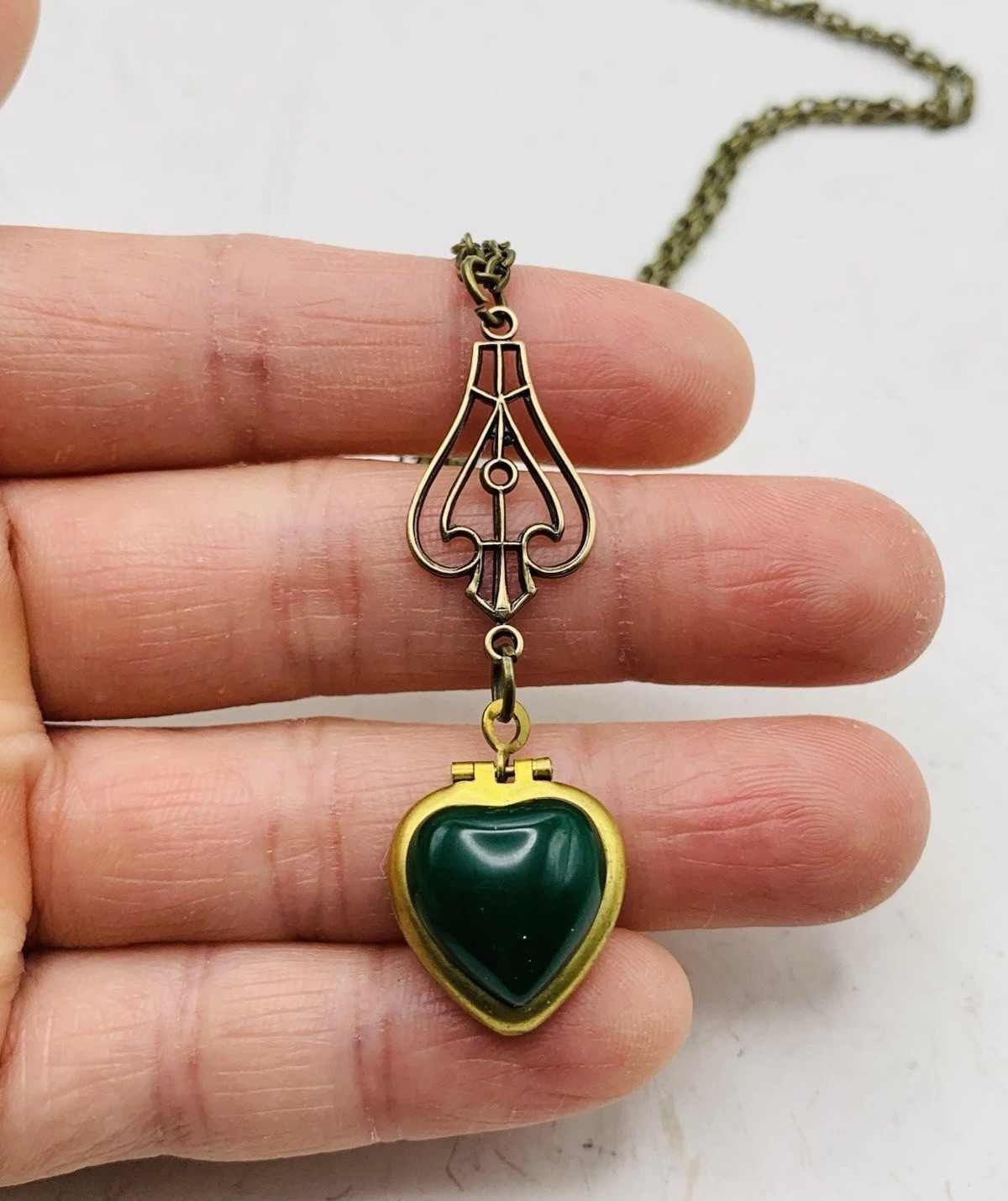Vintage Style Dark Green Cabochon Gemstone Heart Photo Locket Lavalier Necklace