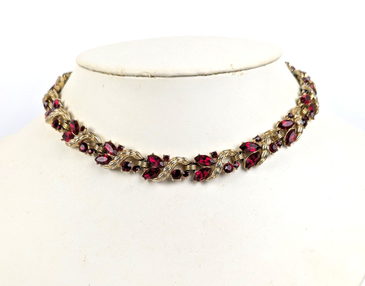Fabulous Vintage Trifari Gold Plated Ruby Red Rhinestone Necklace 15″ -17″