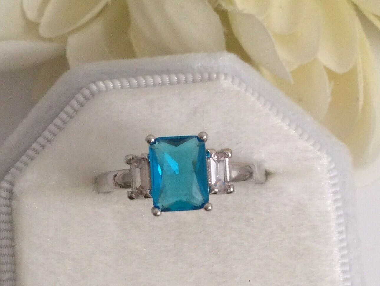 Vintage Jewellery Gold Ring Blue Topaz White Sapphires Antique Deco Jewelry