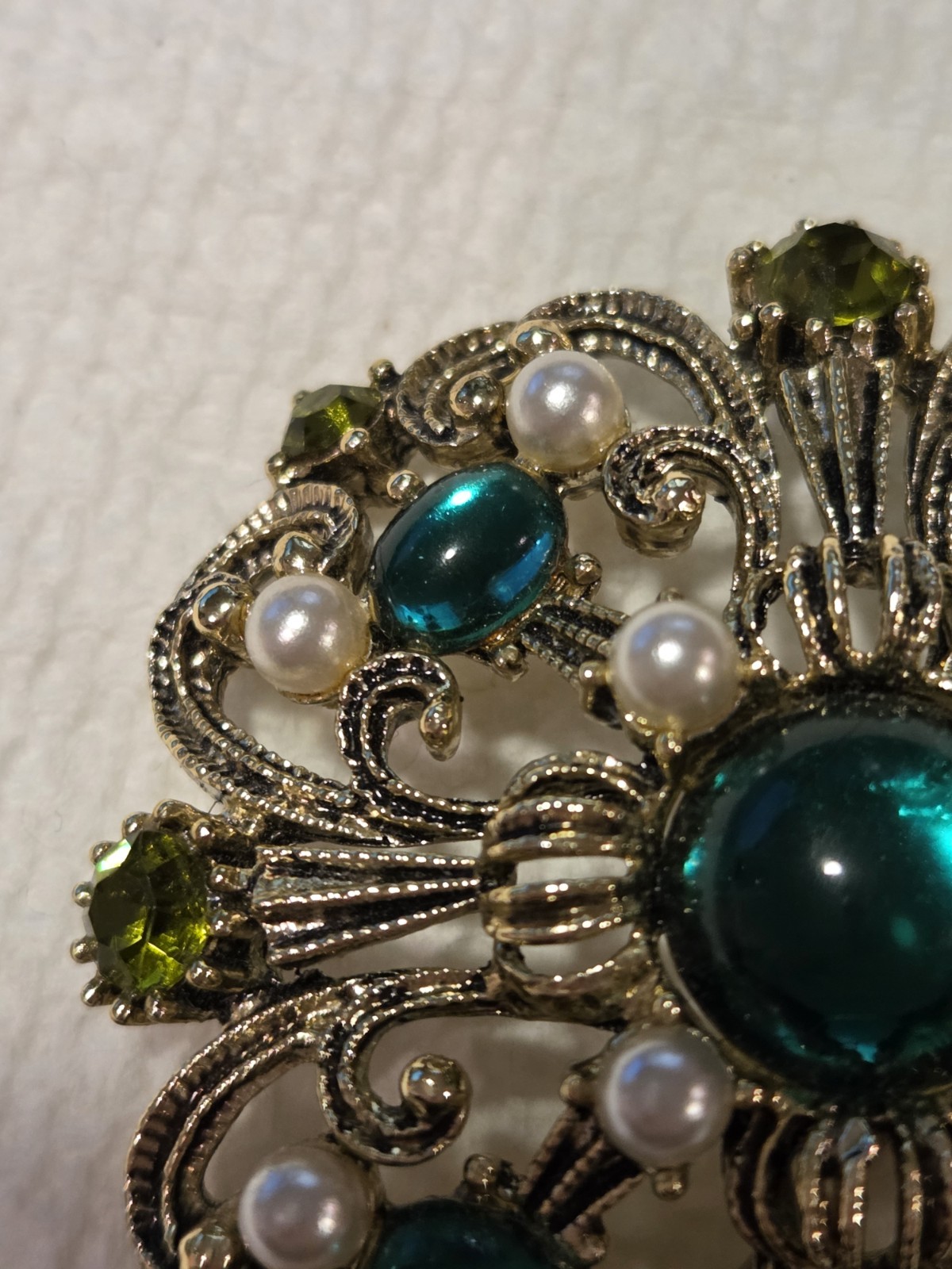 Vintage Blue & Green Rhinestone Gold Tone Filigree Hearts Flower Brooch Pin
