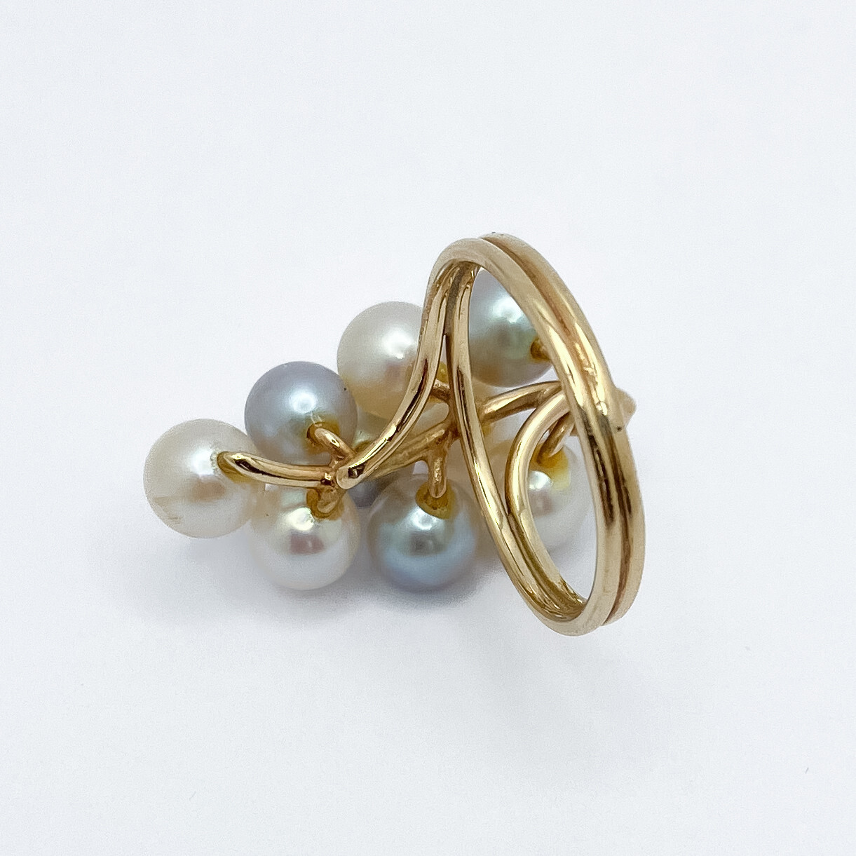 Vintage 14K Yellow Gold Gray and White Pearl Size 7.5 Cluster Ring