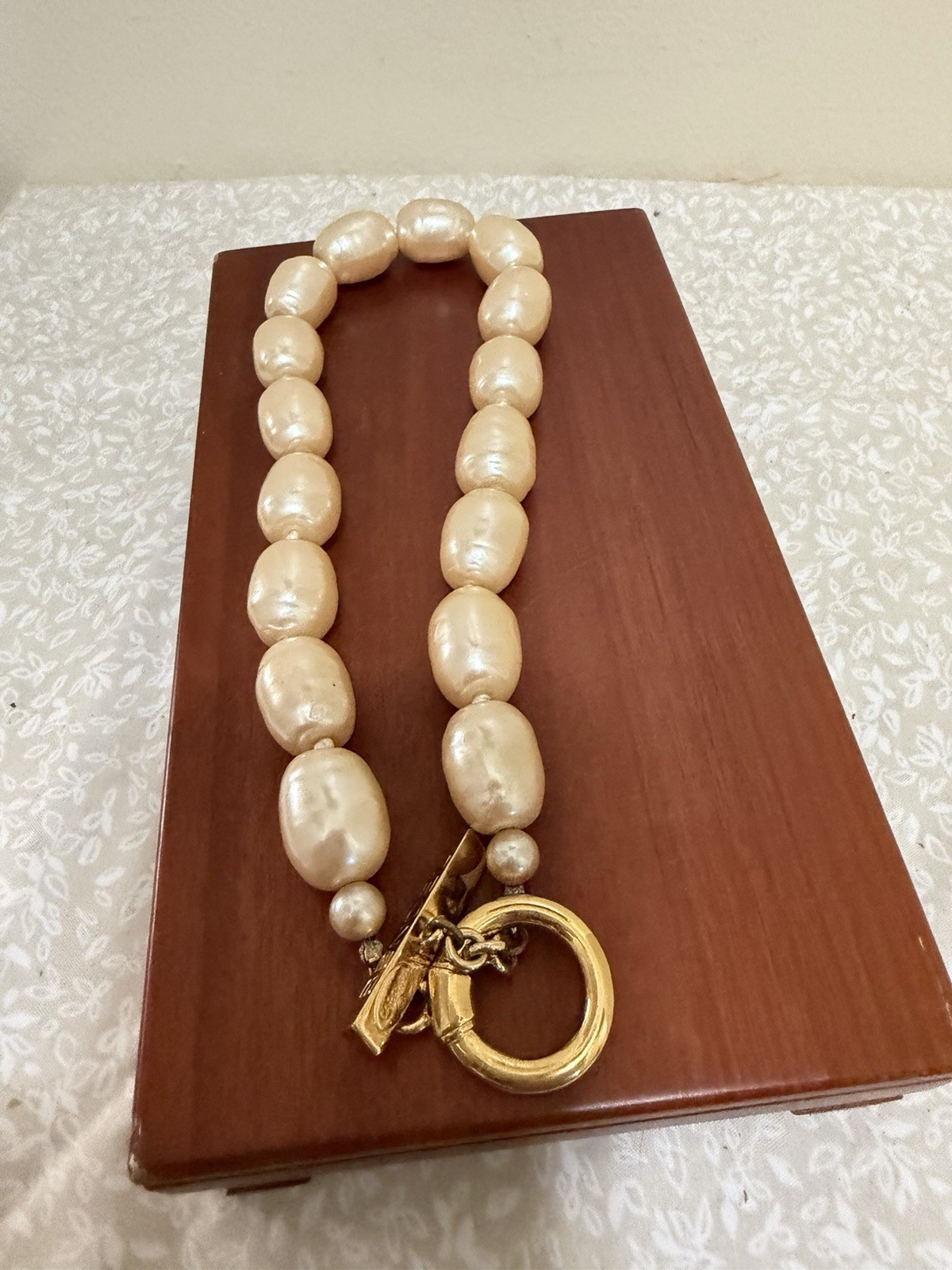 Vintage Rare Henri Bendel Gold Tone & Pearl Choker