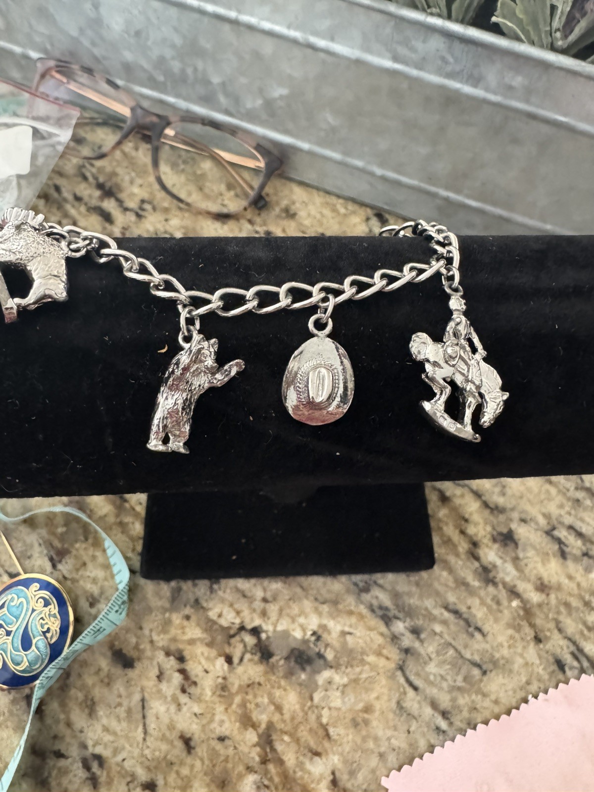 Charm Bracelet Silvertone Western Bronco Rider Moose Bison Cowboy Hat Bear