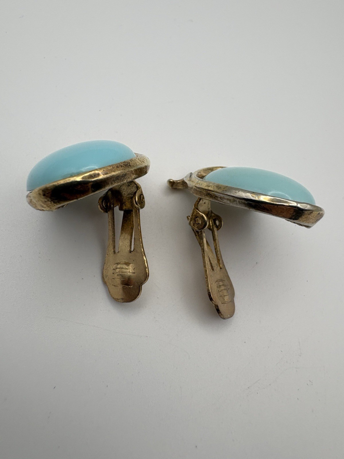 Vintage Crown Trifari Faux Turquoise Cabochon Clip On Earrings 1960s Gold Tone
