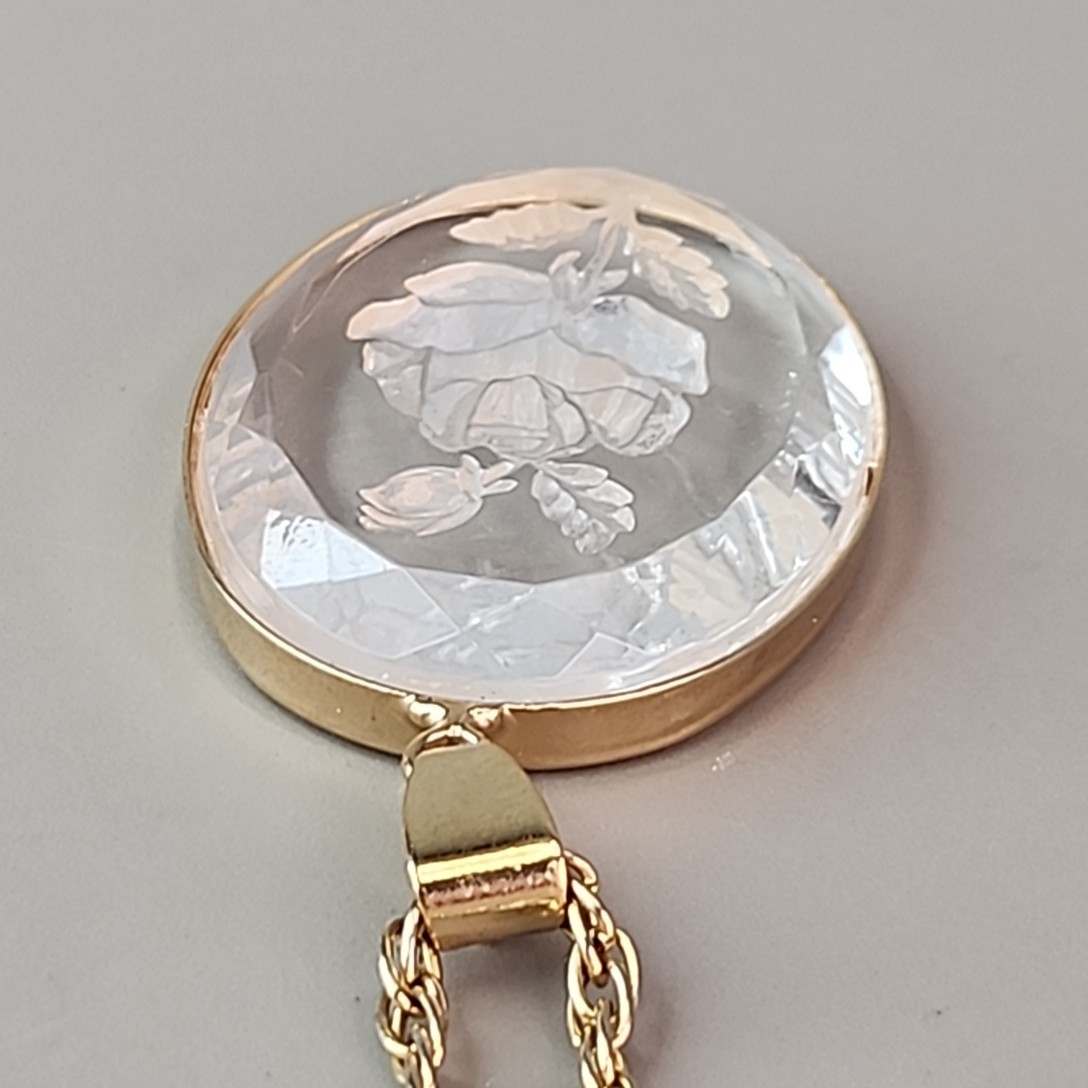 Vintage Intaglio Necklace Clear Lucite Flower Gold Tone Aubrey Creations 24″