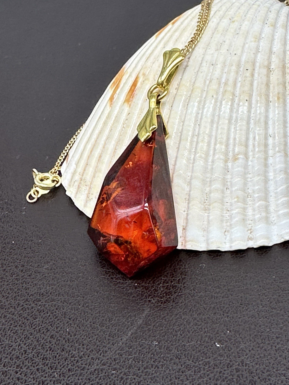 VINTAGE NATURAL HONEY AMBER PENDANT 1/20 14K Gold Filled GF CHAIN