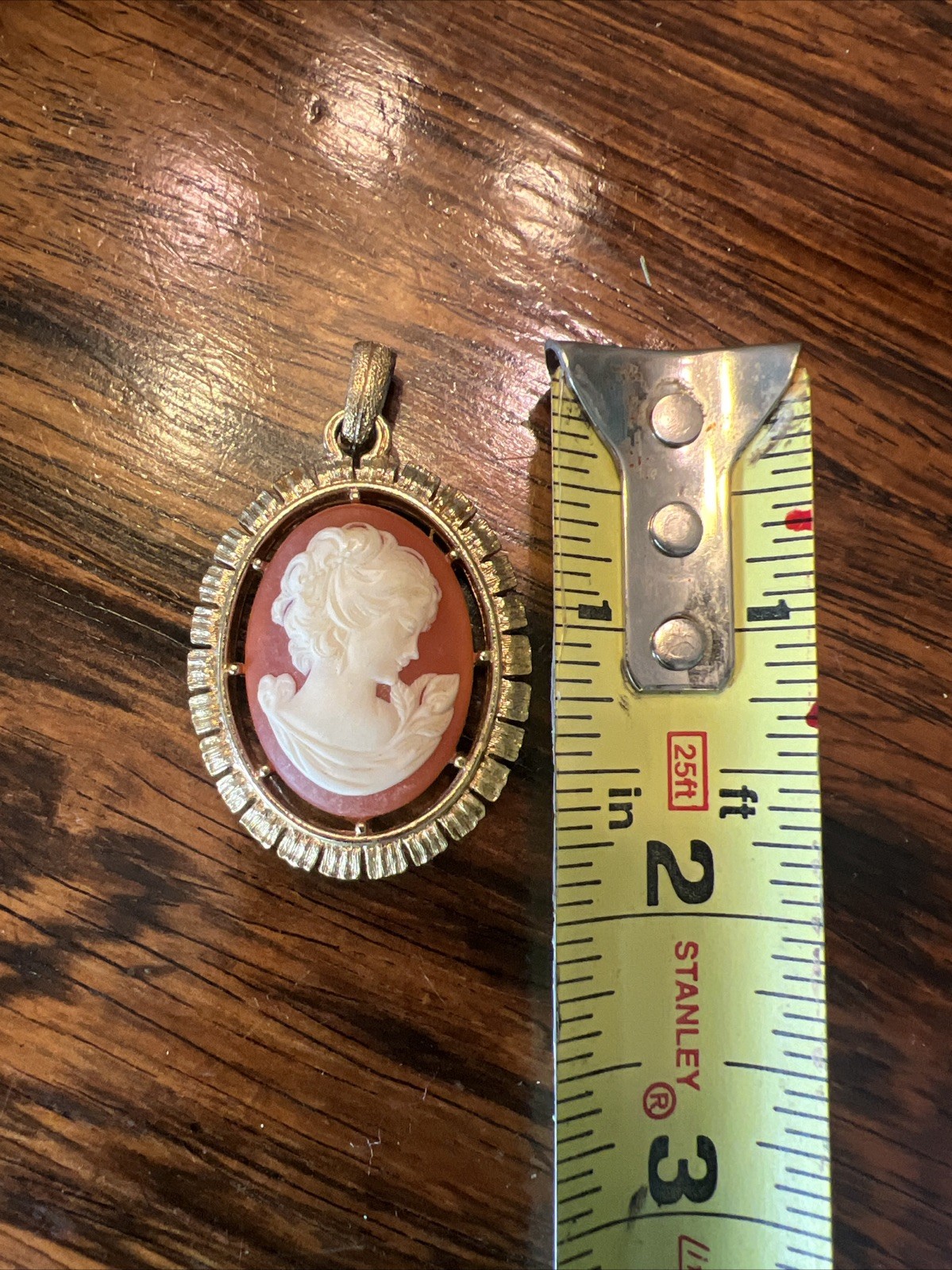 Vtg CAMEO LADY Gold Tone Orange & Cream Colored Carved Pendant For Necklace