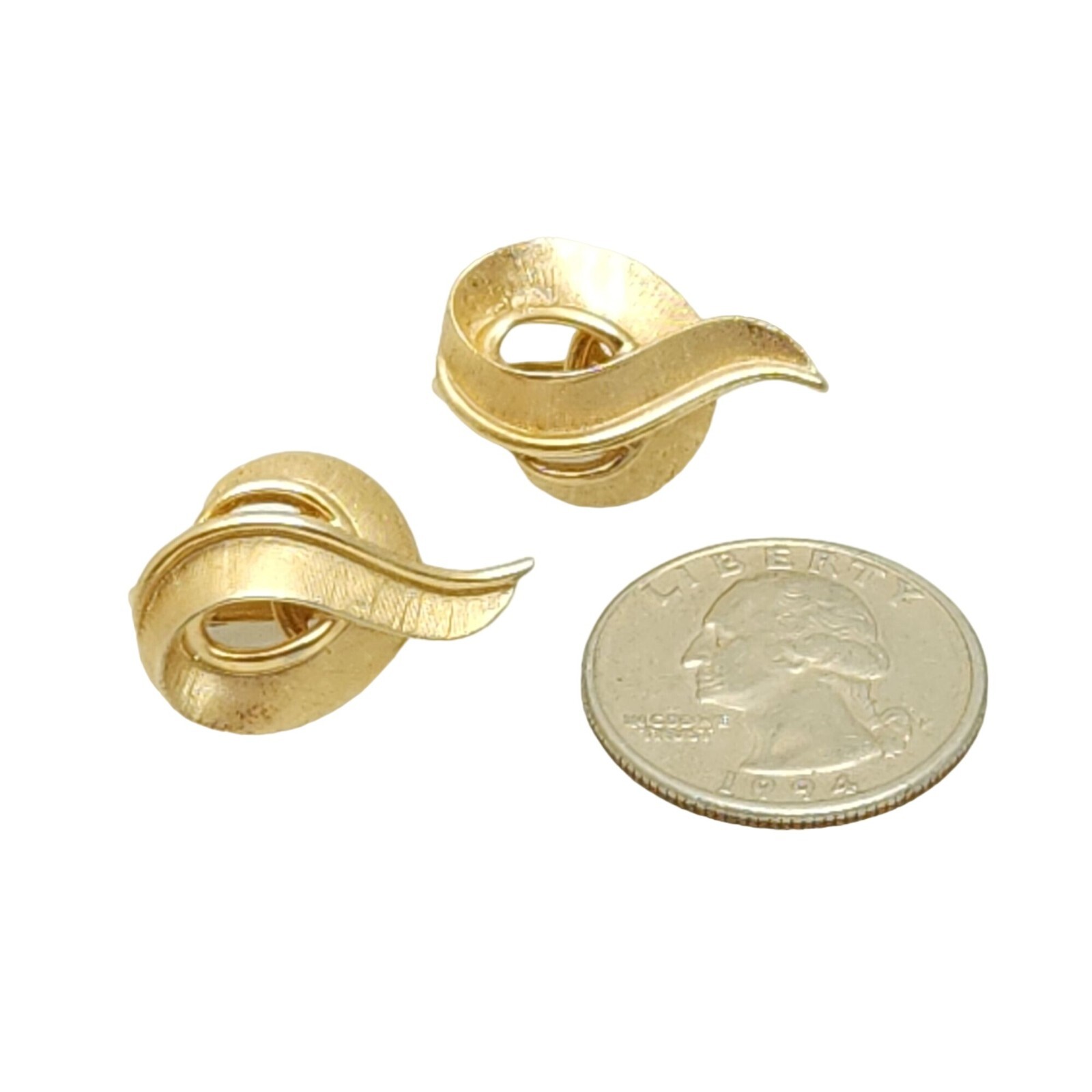 Vintage Crown Trifari Clip On Earrings Brushed Gold Tone Swirl Ribbon Signed