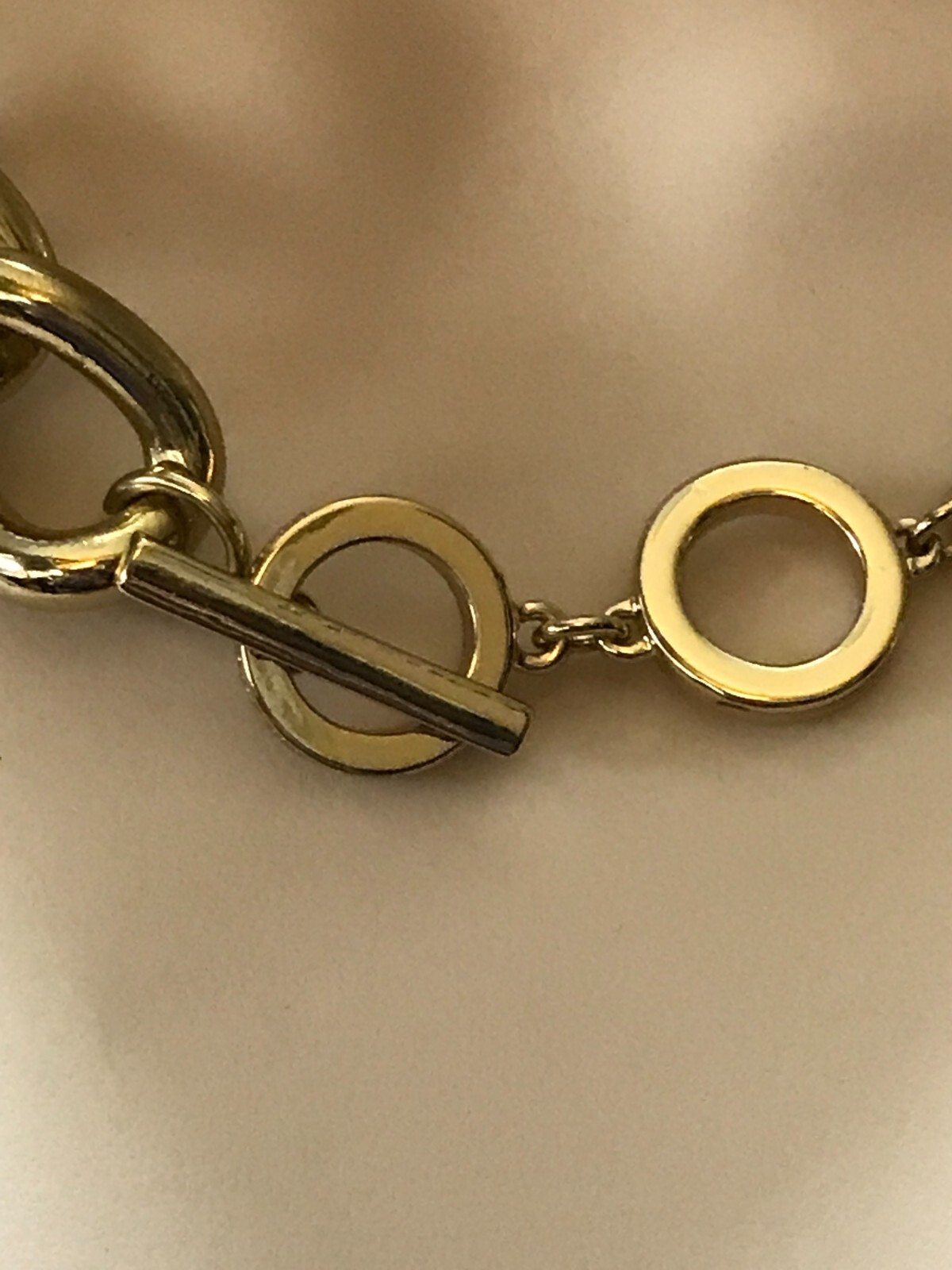 Vintage ANNE KLEIN Large Gold Tone Chain Link Choker 17″-18″ Toggle Necklace