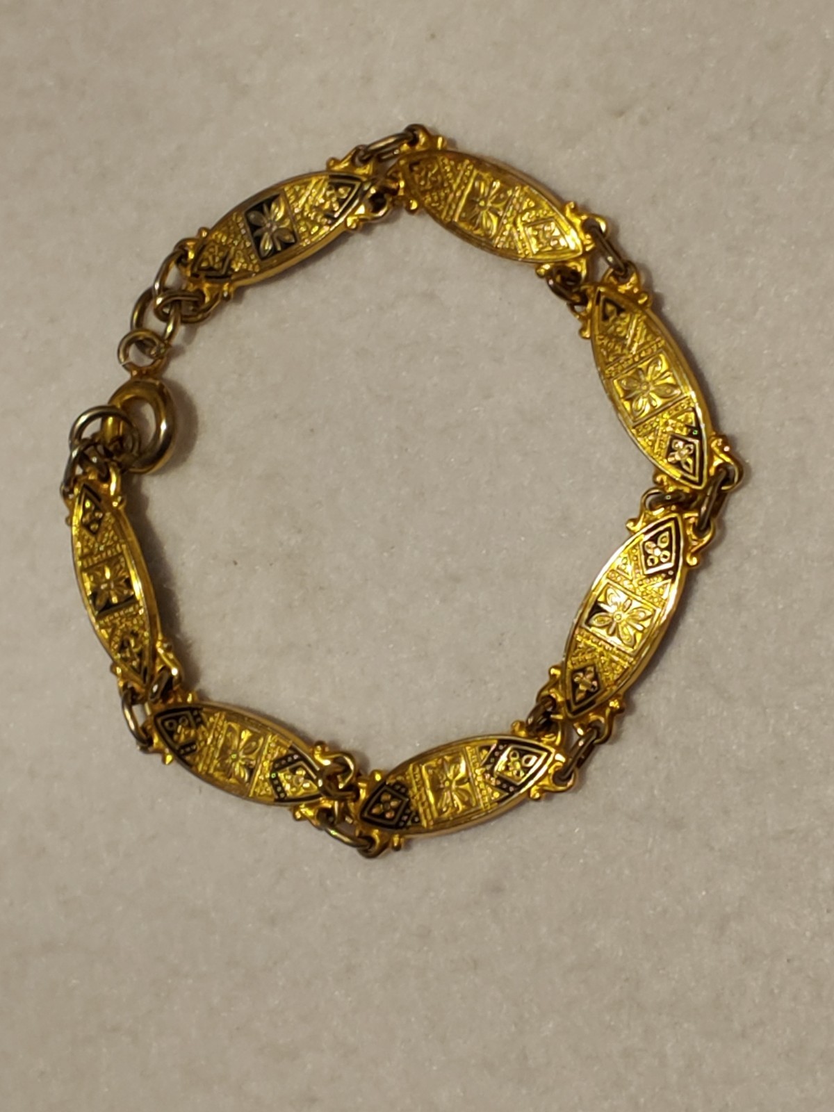 vintage – bracelet – Metal Goldtone – 1/4 in x 6 1/2 in Long