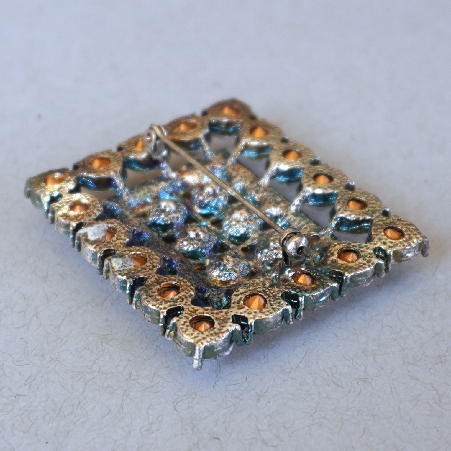 VTG 1920’s Art Deco Flapper Brooch – Prong Set Clear Glass Rhinestones 2″ x 1.5″