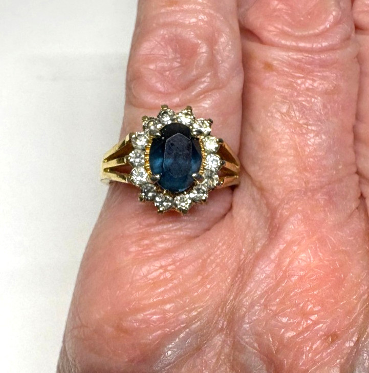 VINTAGE 18K ? RAJ YELLOW GOLD PLATED RING, BLUE STONE W/ CLEAR STONES, SIZE 5