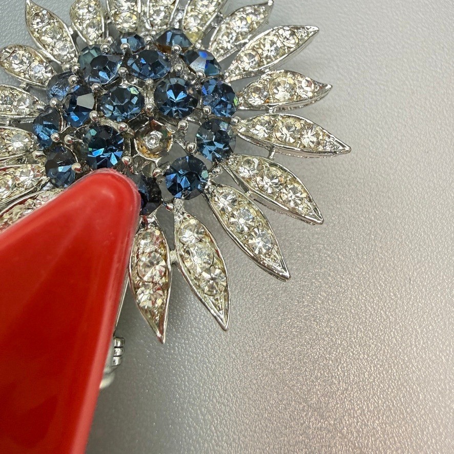 Vintage Lisner Sunflower Rhinestone Brooch Blue White Rhinestones Signed READ