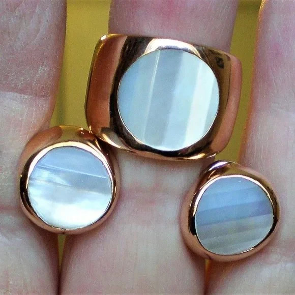 Designer Solid 18K 750 Rose Pink Gold Carved Mother Of Pearl Cocktail Ring 12.7g