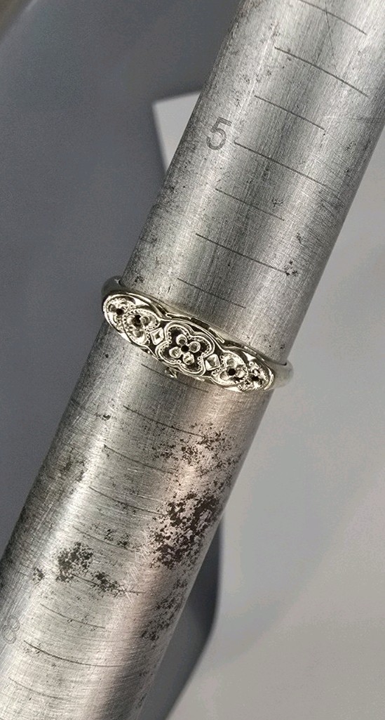 14k White Gold Antique Wedding Ring 5 dimond illusion Size 6