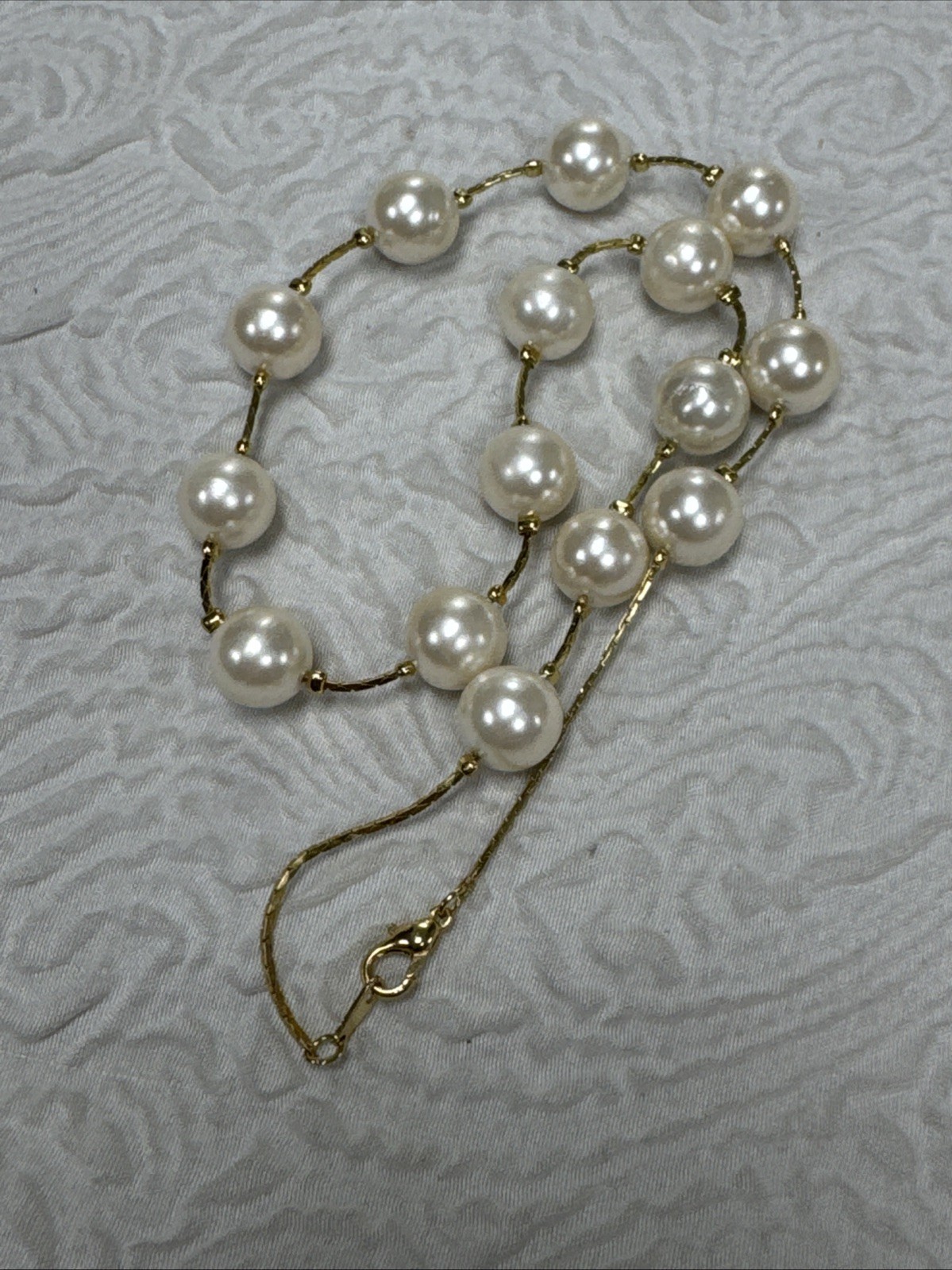 Vintage Faux Pearl Station 17.5” Gold Tone Necklace 19.98 Grams & 10 mm