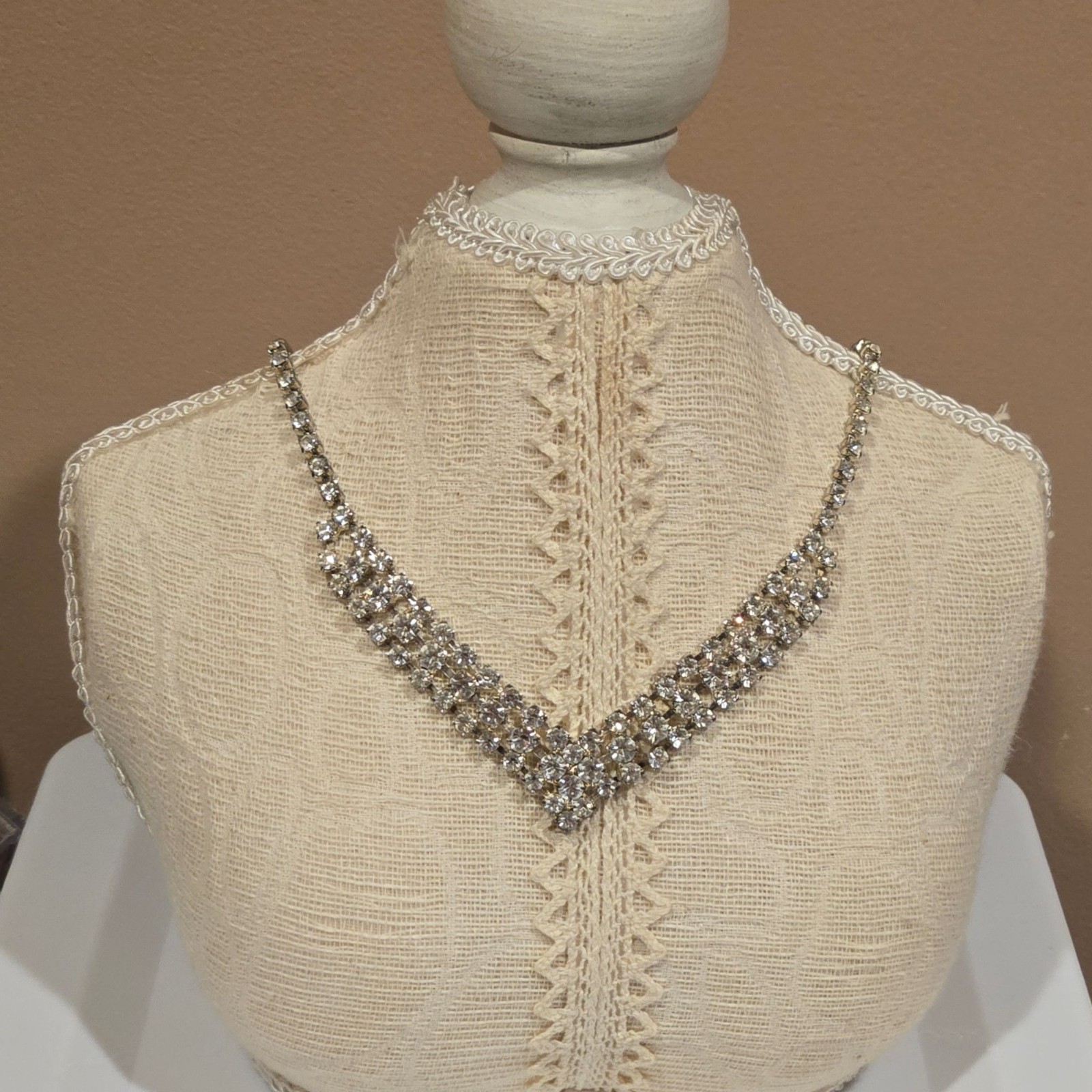 Vintage Lind Rhinestone Bib Necklace Silver Plated Bridal jewelry Glam Jewelry