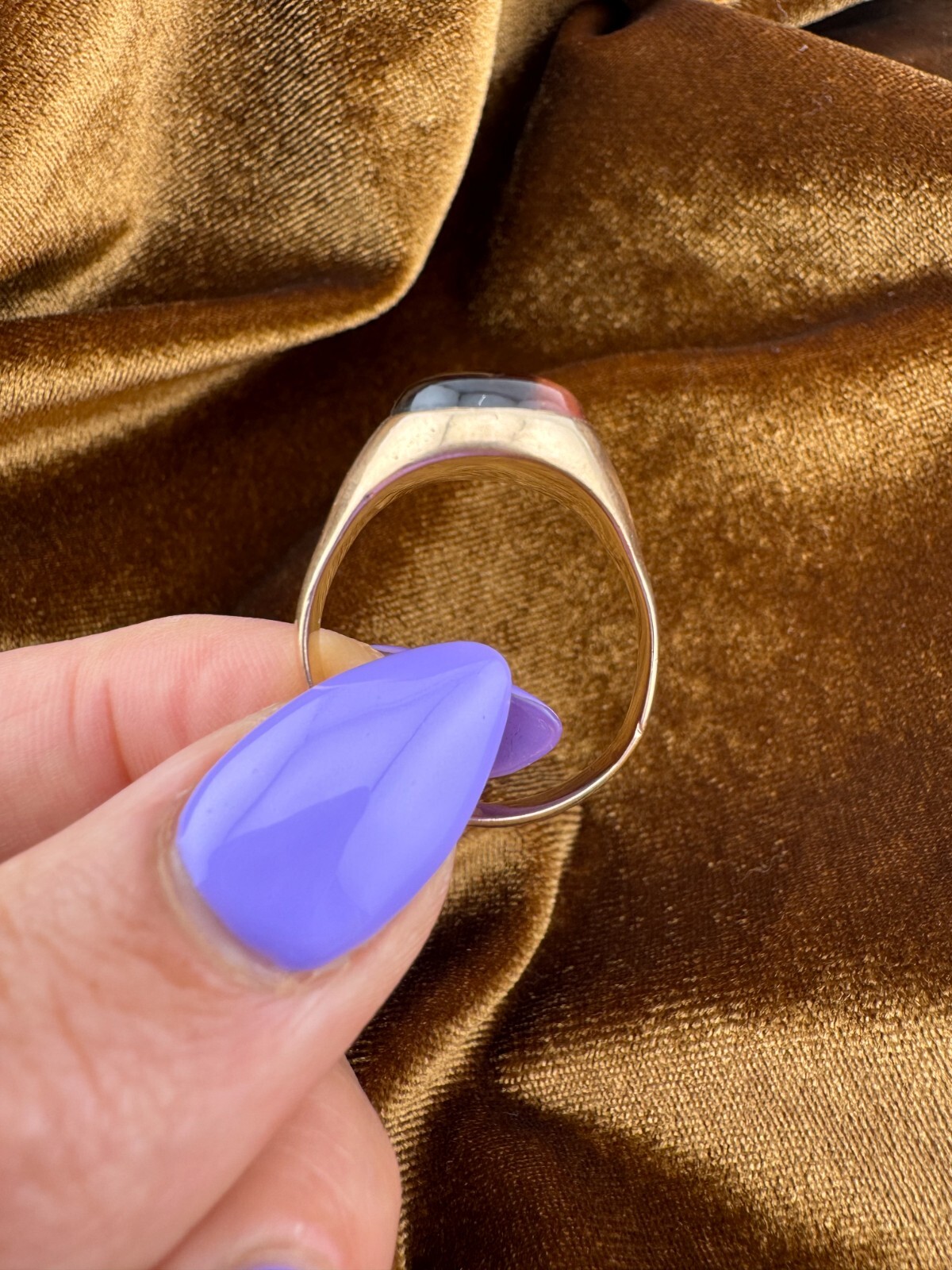 Sleek Vintage 14 Karat Yellow Gold Unisex Oval Tiger’s Eye Ring Size 9
