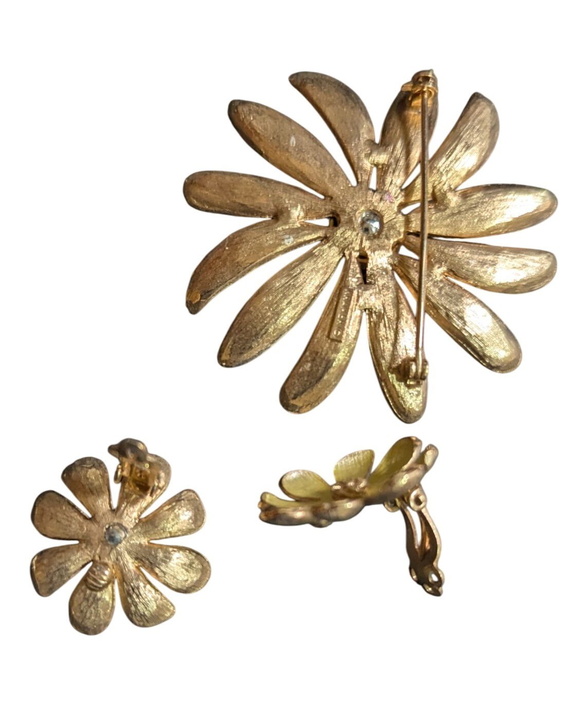 Daisy Flower power Brooch Clip On Earrings Set Enamel retro vintage