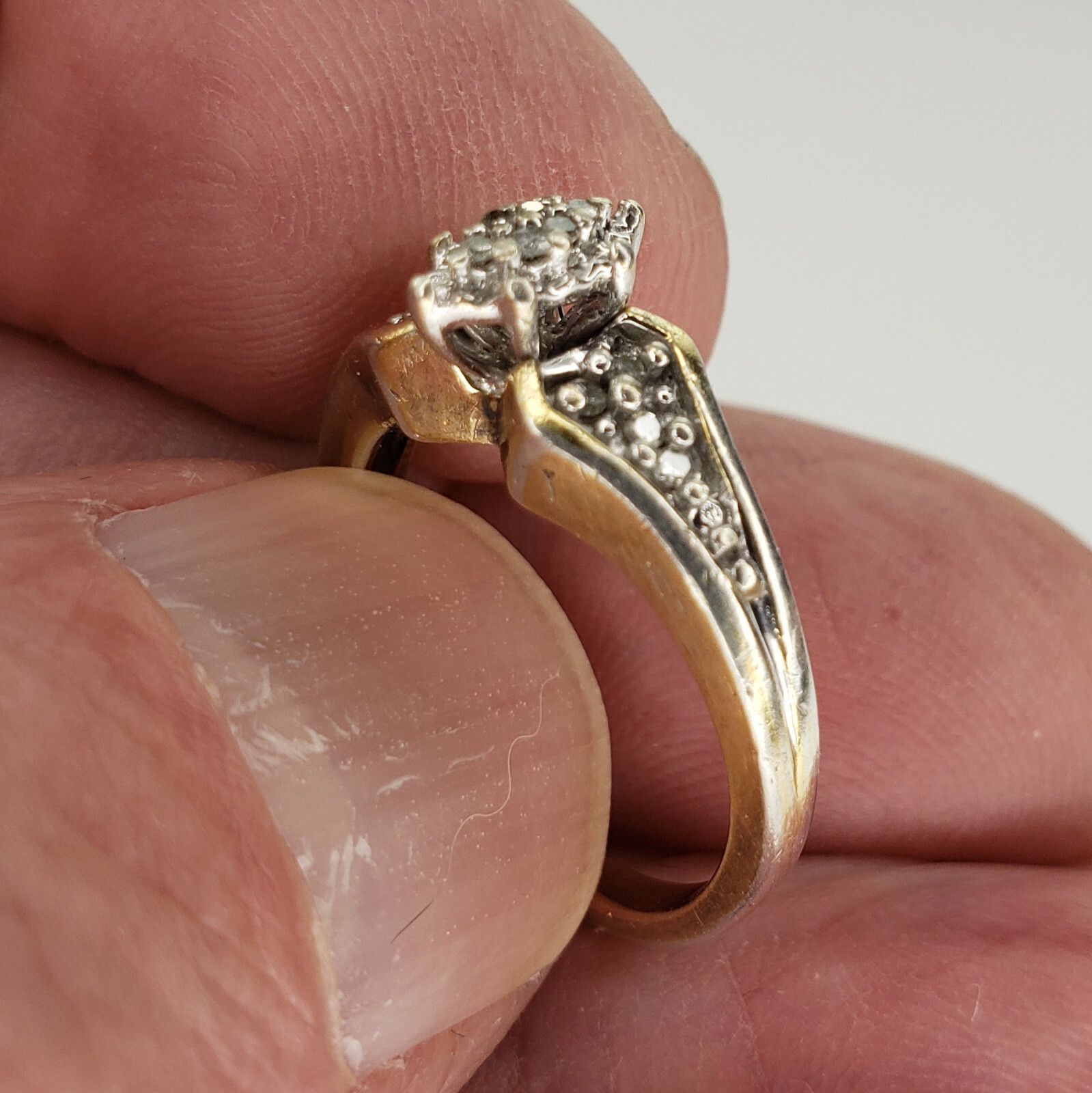Sterling Silver Ring with 14 Small Diamonds 4.1g Size 6.5 & Gold Vermeil [6964]