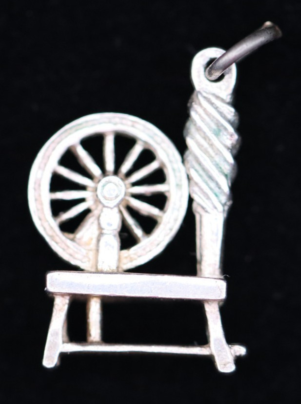 Vintage Sterling Silver Knitting Wool Spinning Wheel Bracelet Charm Pendant 925E