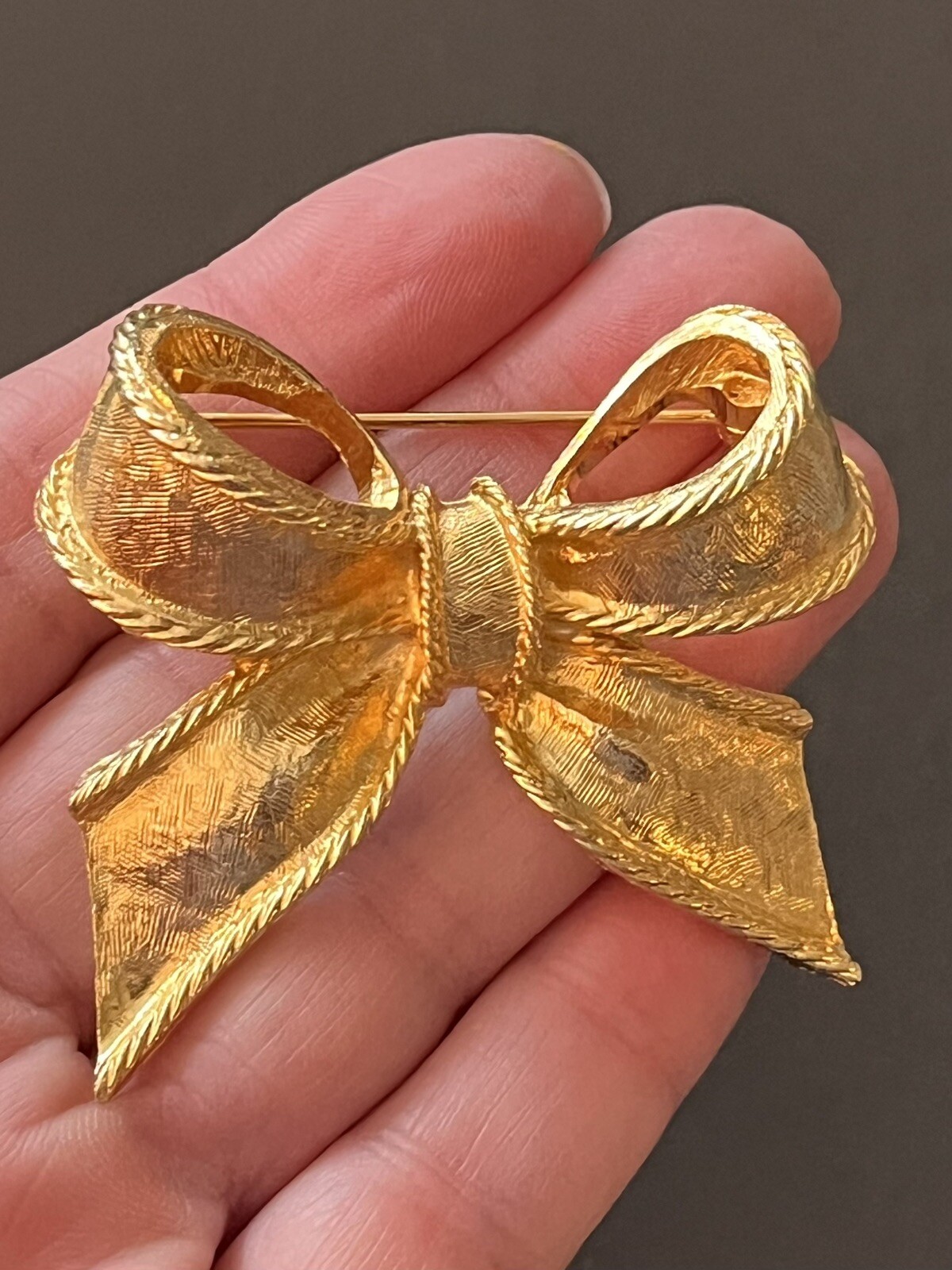 Signed Gay Boyer Bow Gold Tone 3-D Brooch Pin Costume Jewelry Grandmacore